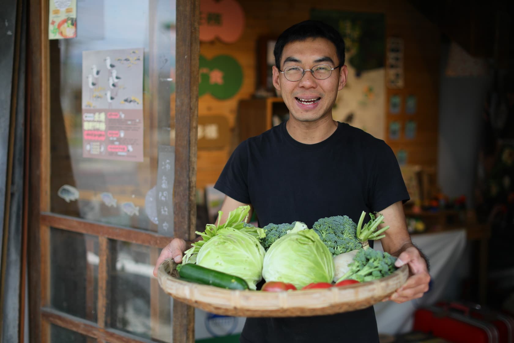 陳幸延現在是深溝共同店的主要經營者,自己也是一位推廣友善農法的小農。
