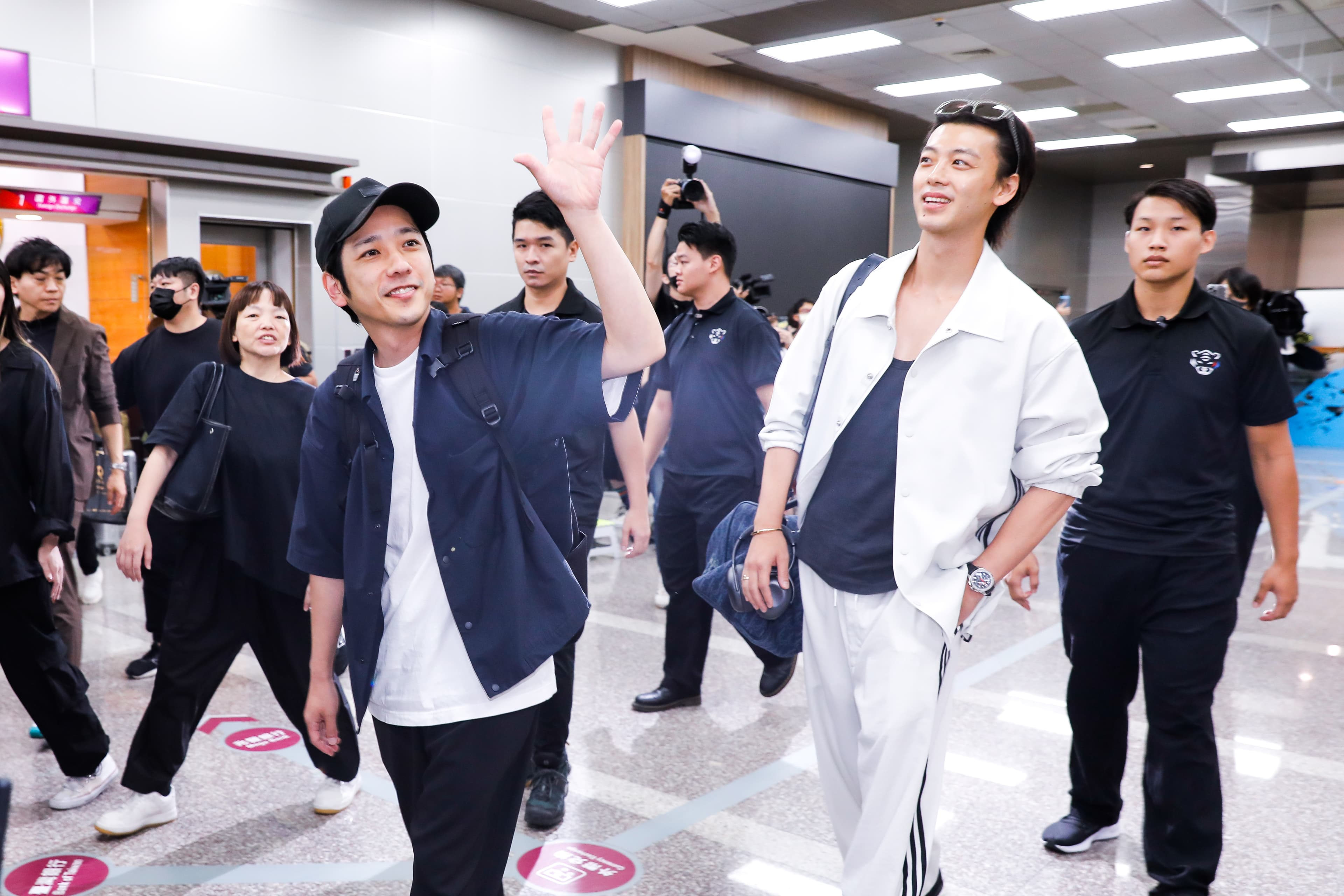 二宮和也(左)與竹內涼真時隔5年再度來台,心情非常好。