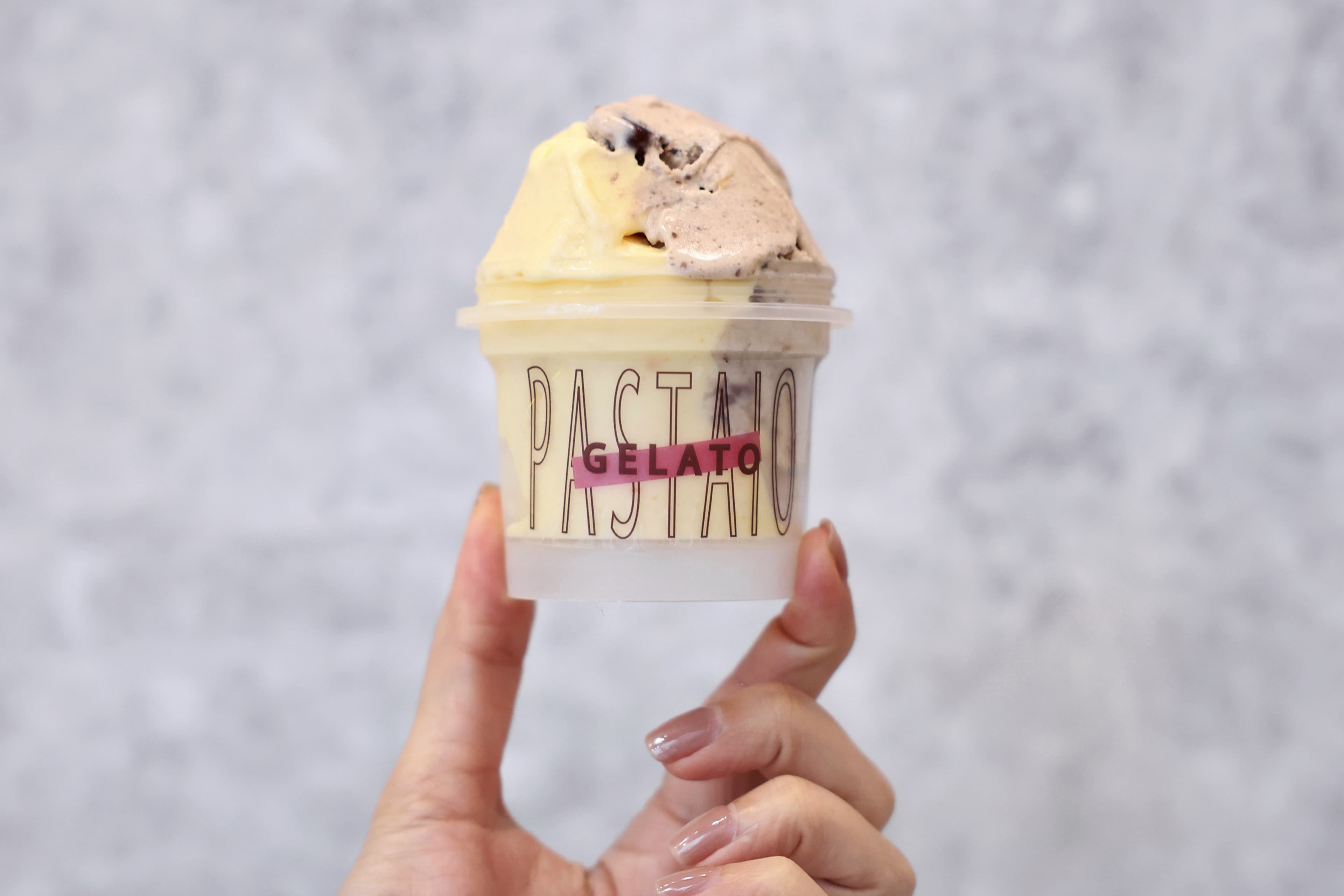 PASTAIO中秋推出期間限定的義式冰淇淋Gelato口味「解構蛋黃酥」。(120元/雙拼口味,PASTAIO提供)