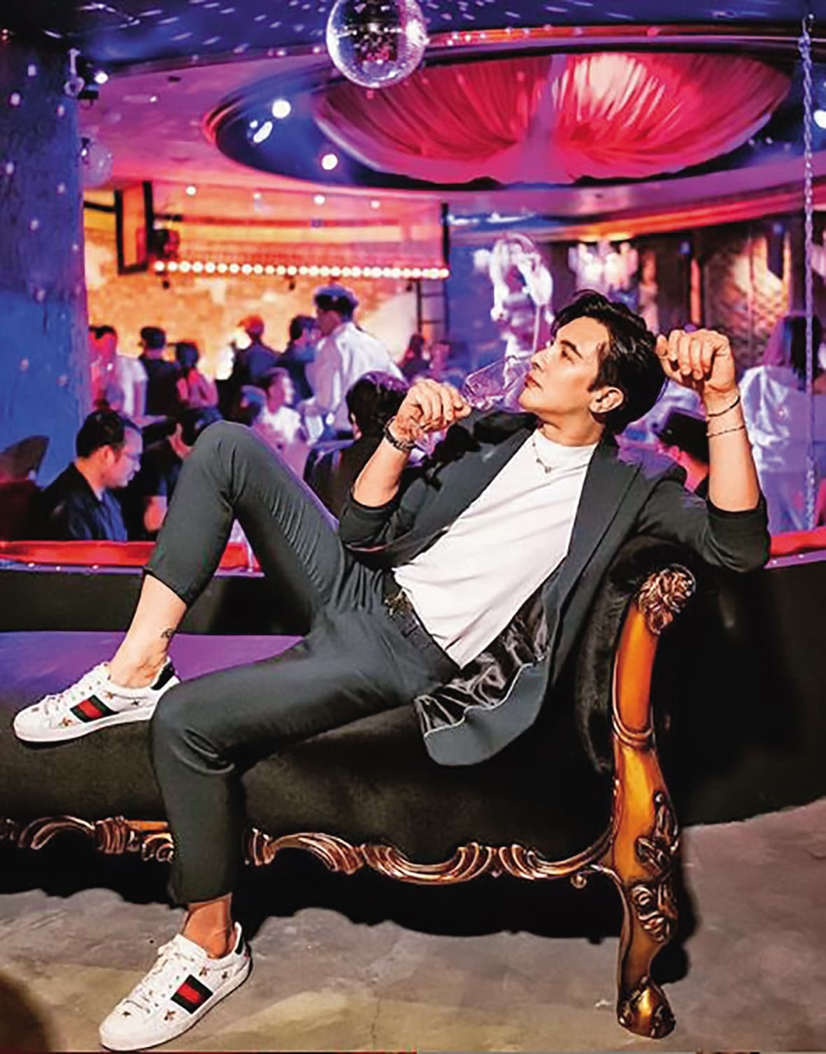 早前謝佳見和朋友合資開設酒吧Belle's in Taipei,但近年營運狀況下滑,傳出即將收攤。(翻攝自謝佳見IG)
