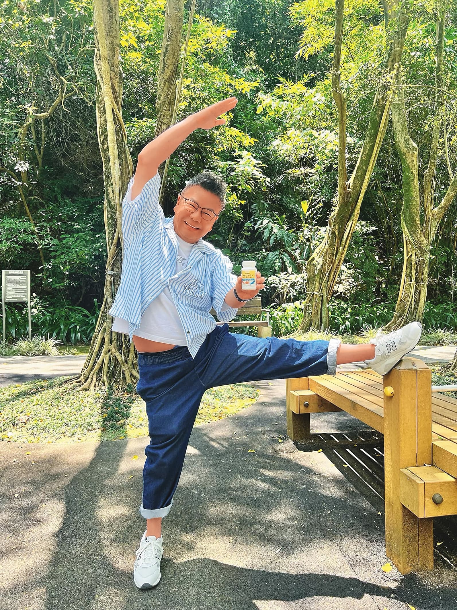 入院之前,沈玉琳代言各種保健食品,外界對他的健康有著很大信心。(翻攝自沈玉琳的御琳軍臉書)