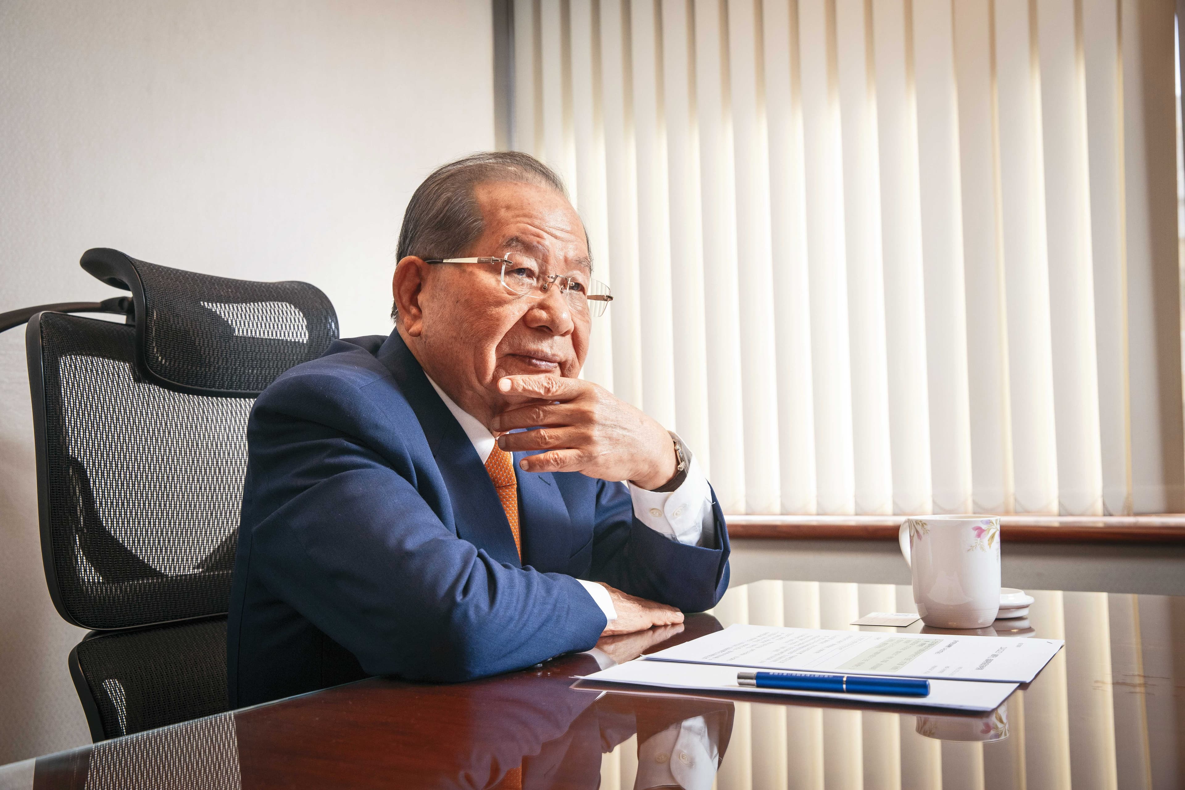 台北市不動產開發公會理事長陳勝宏指出,若國際情勢持續動盪、利率走升,將壓縮購屋族的購買力。