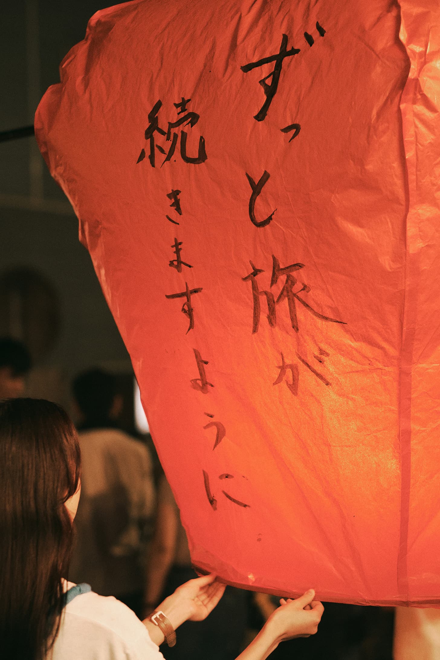 清原果耶秀出一筆清秀的毛筆字,原來她曾演過需要很會寫書法的角色,算是有學過。(翻滾吧男孩電影提供)