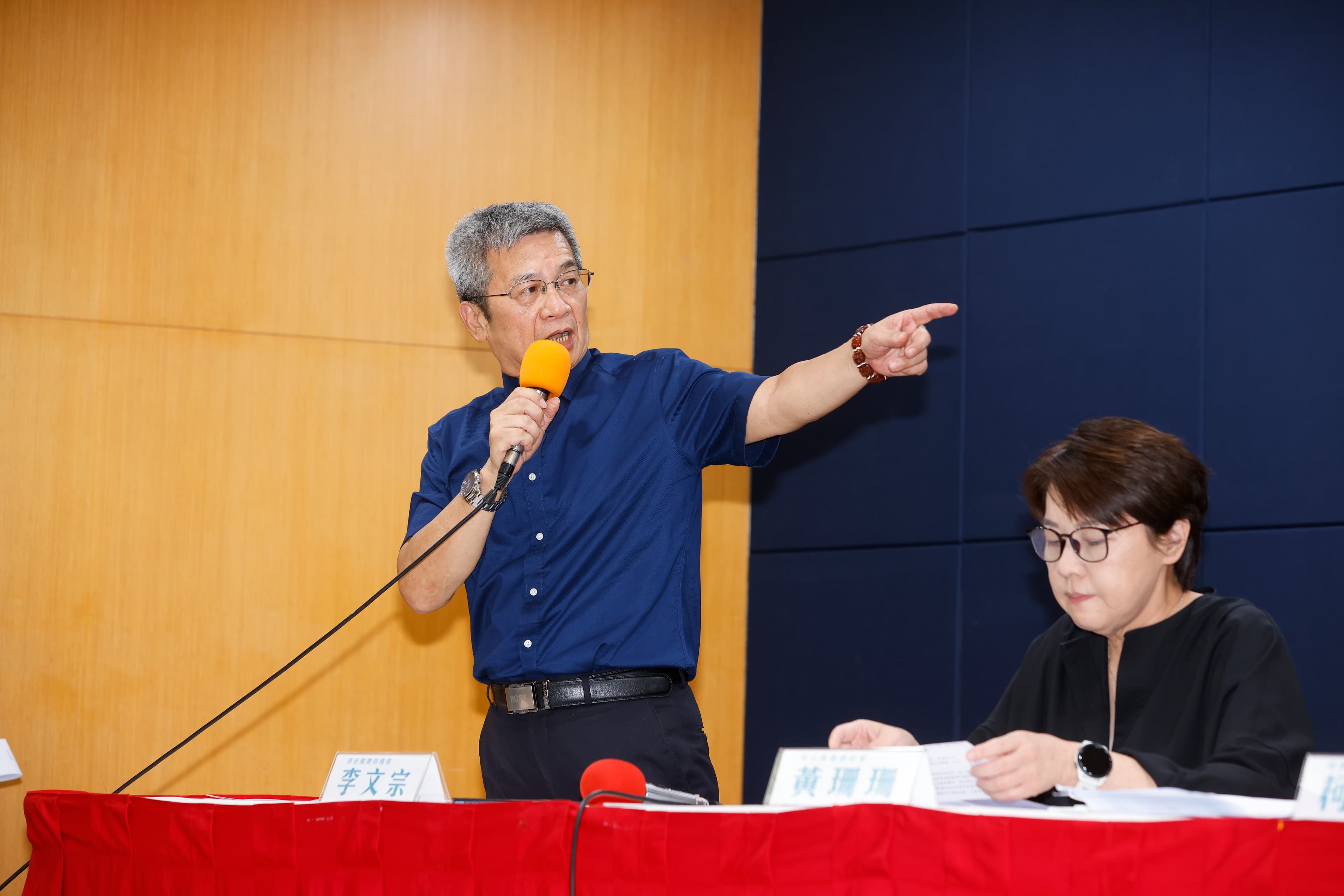 時任競總財務長李文宗因為政治獻金申報風波,被開除黨籍,其胞妹則是木可公司負責人。(本刊資料照)