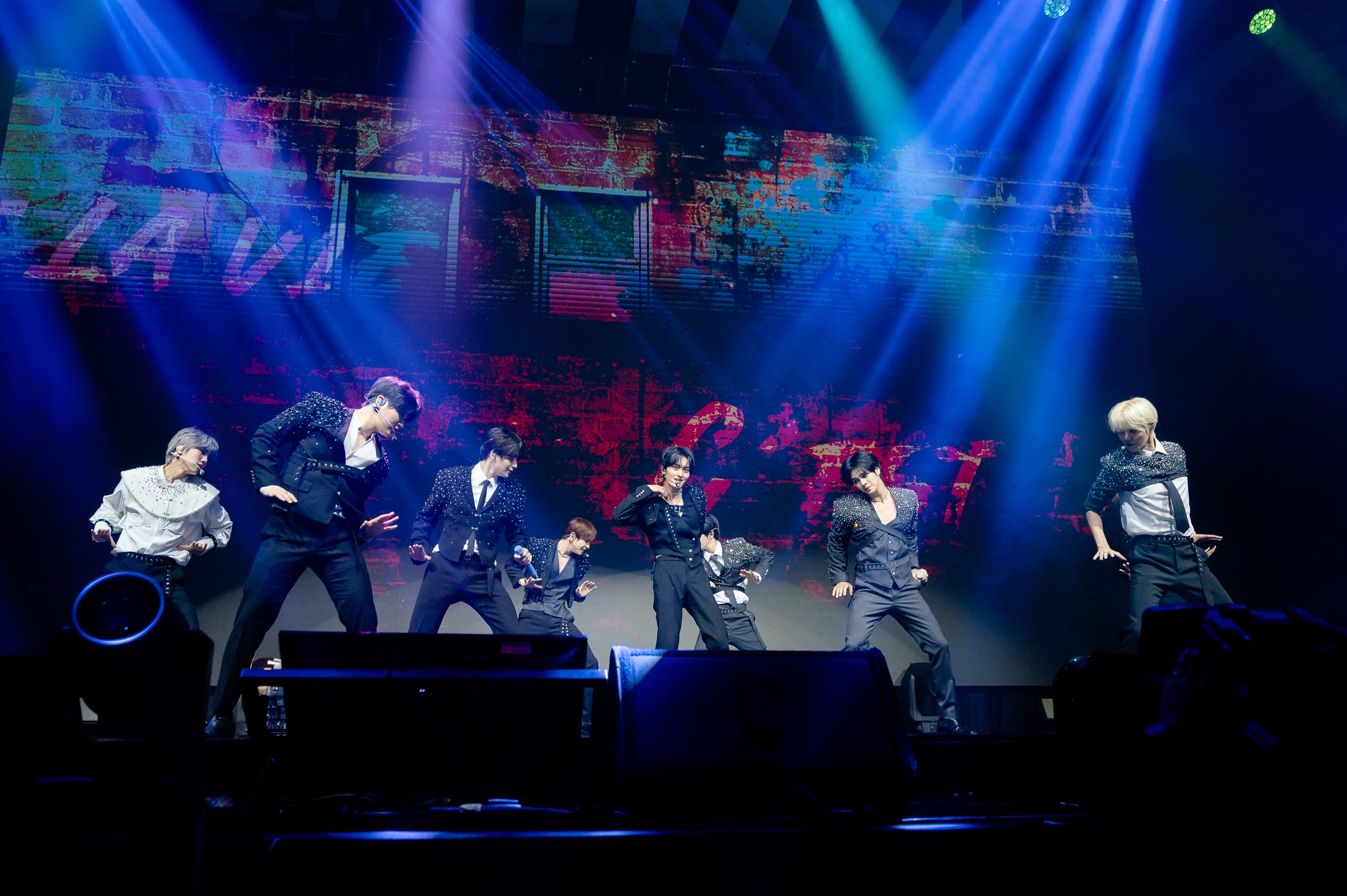 CRAVITY帶著《Road to Kingdom : Ace of Ace》冠軍的氣勢表演。(D-SHOW提供)