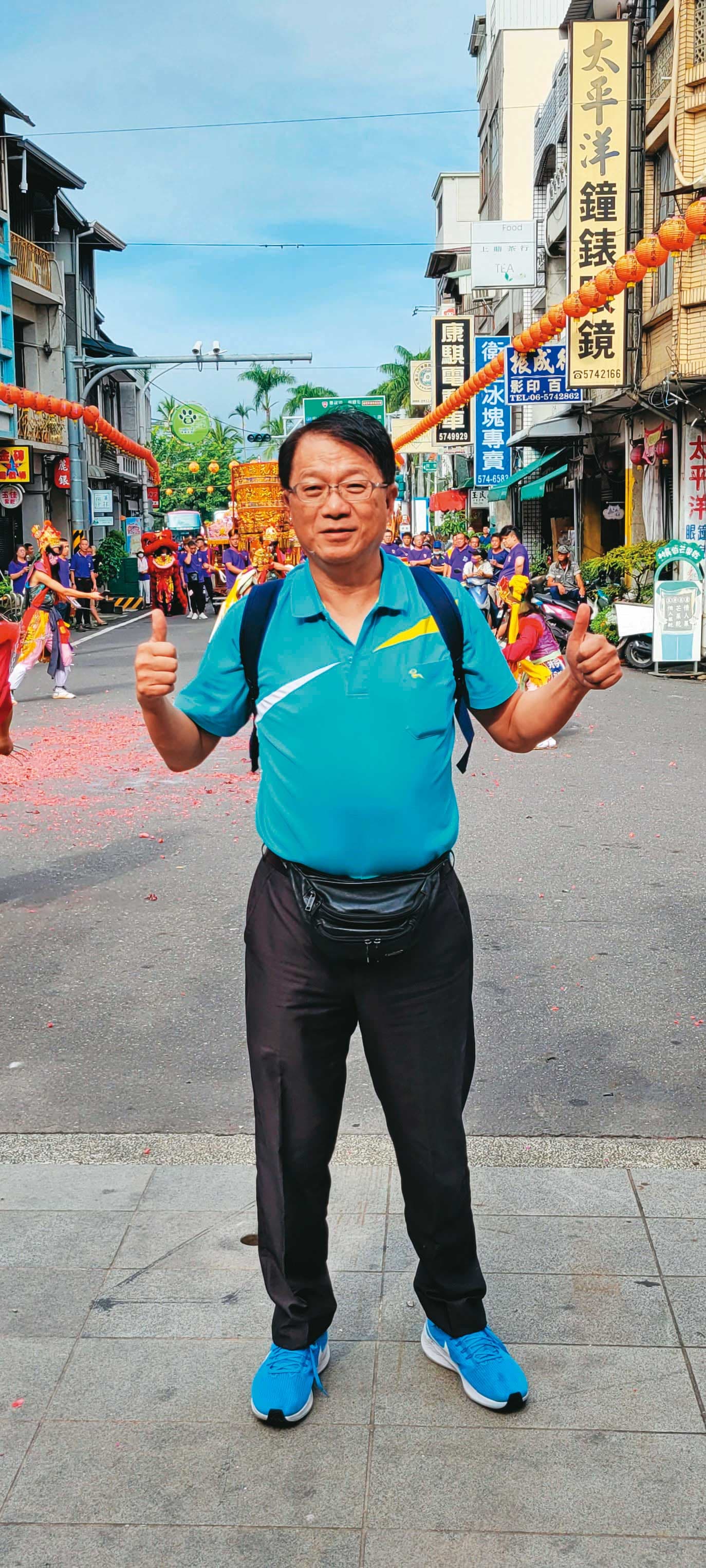 綠營前台南市副市長顏純左曾有意擔任白營不分區立委。(翻攝顏純左臉書)