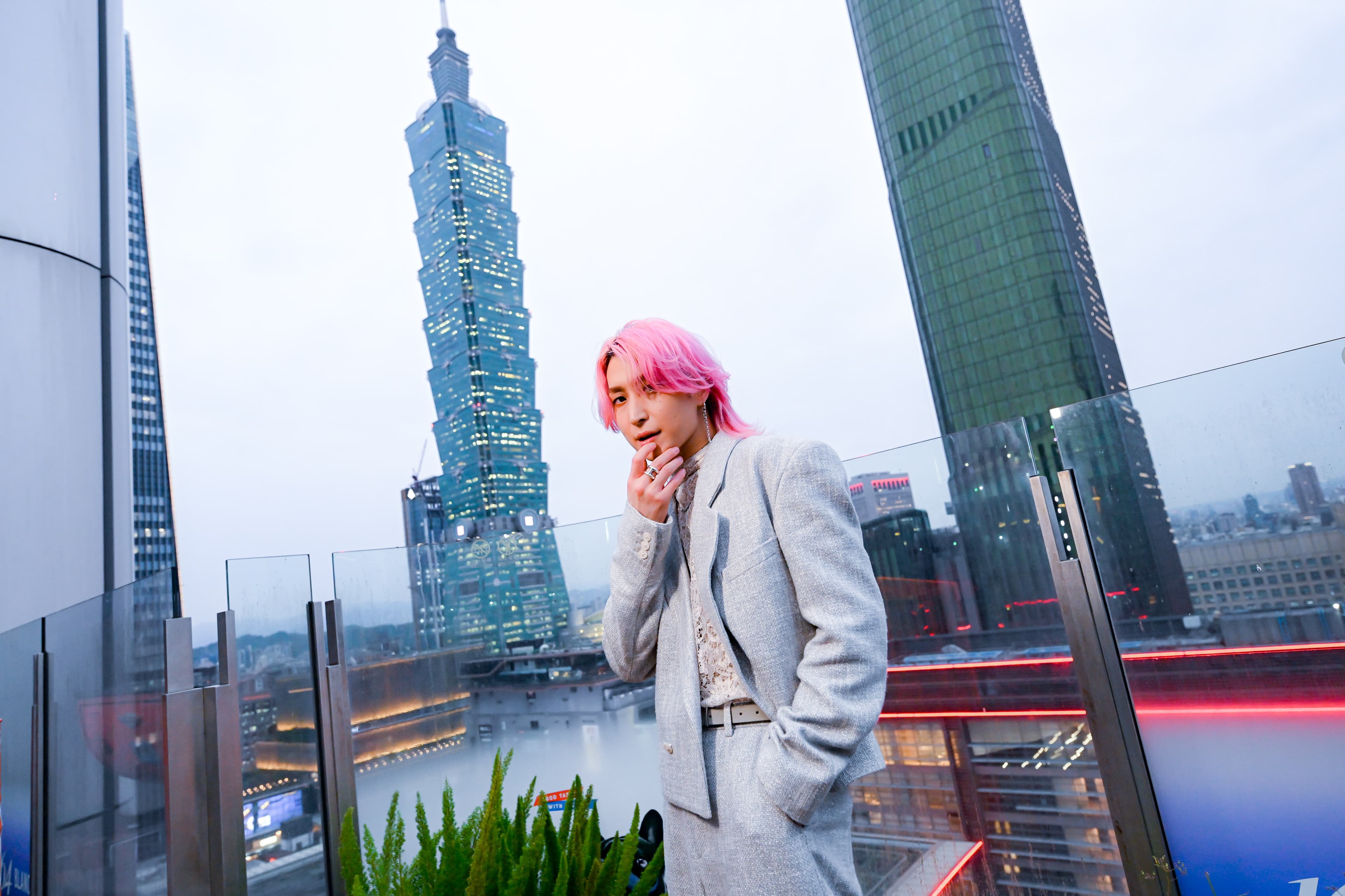 佐久間大介受訪時提很多次想和Snow Man來台開演唱會。(天馬行空提供)
