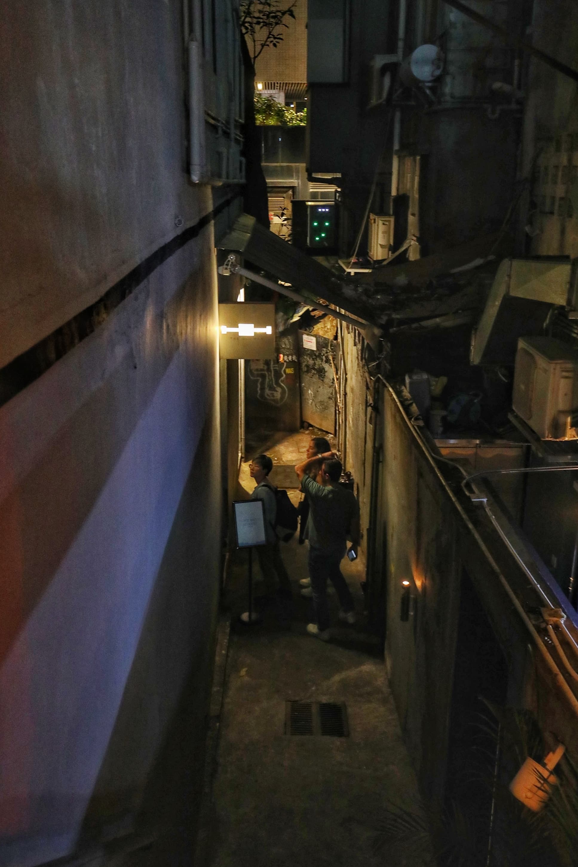 酒吧的入口相當不起眼,很容易以為走進民宅區。