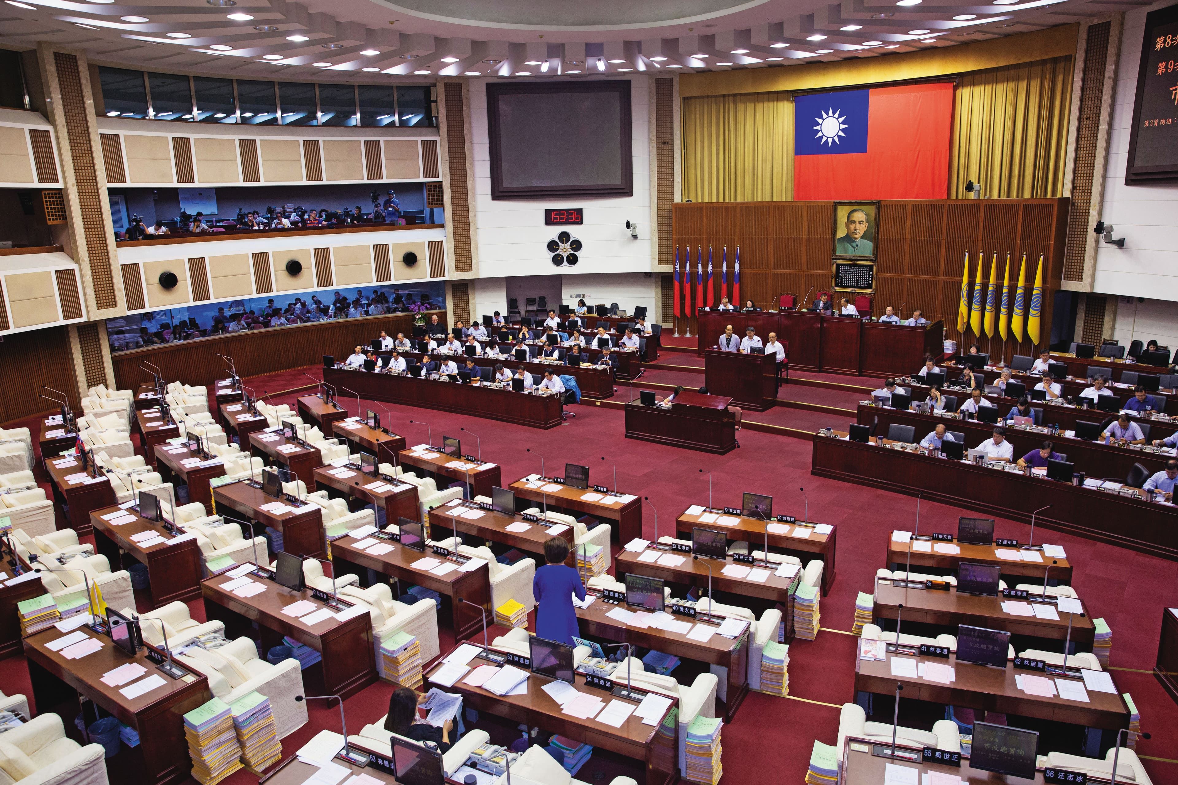 檢廉懷疑有其他議員涉嫌護航,不排除發動新一波約談行動。