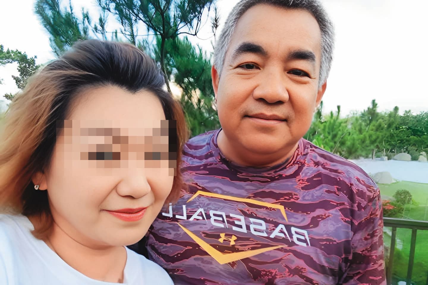 兄弟象一代球星王俊郎(右)正大光明和小三(左)同進同出,還毫不避諱地發在臉書的公開貼文。(翻攝王俊郎臉書)
