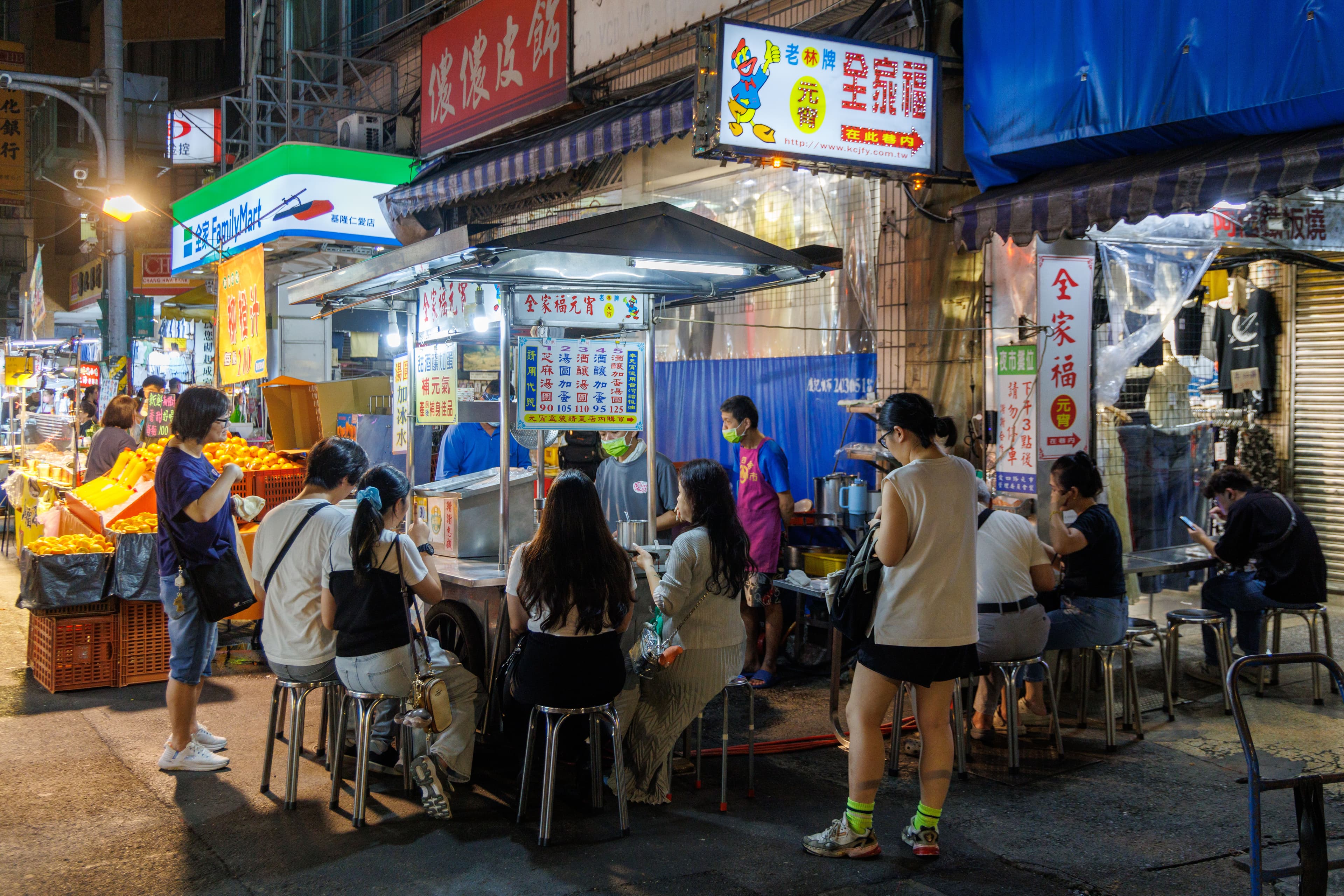 全家福元宵是基隆廟口夜市的知名老店,元宵節前後更是人氣爆棚。