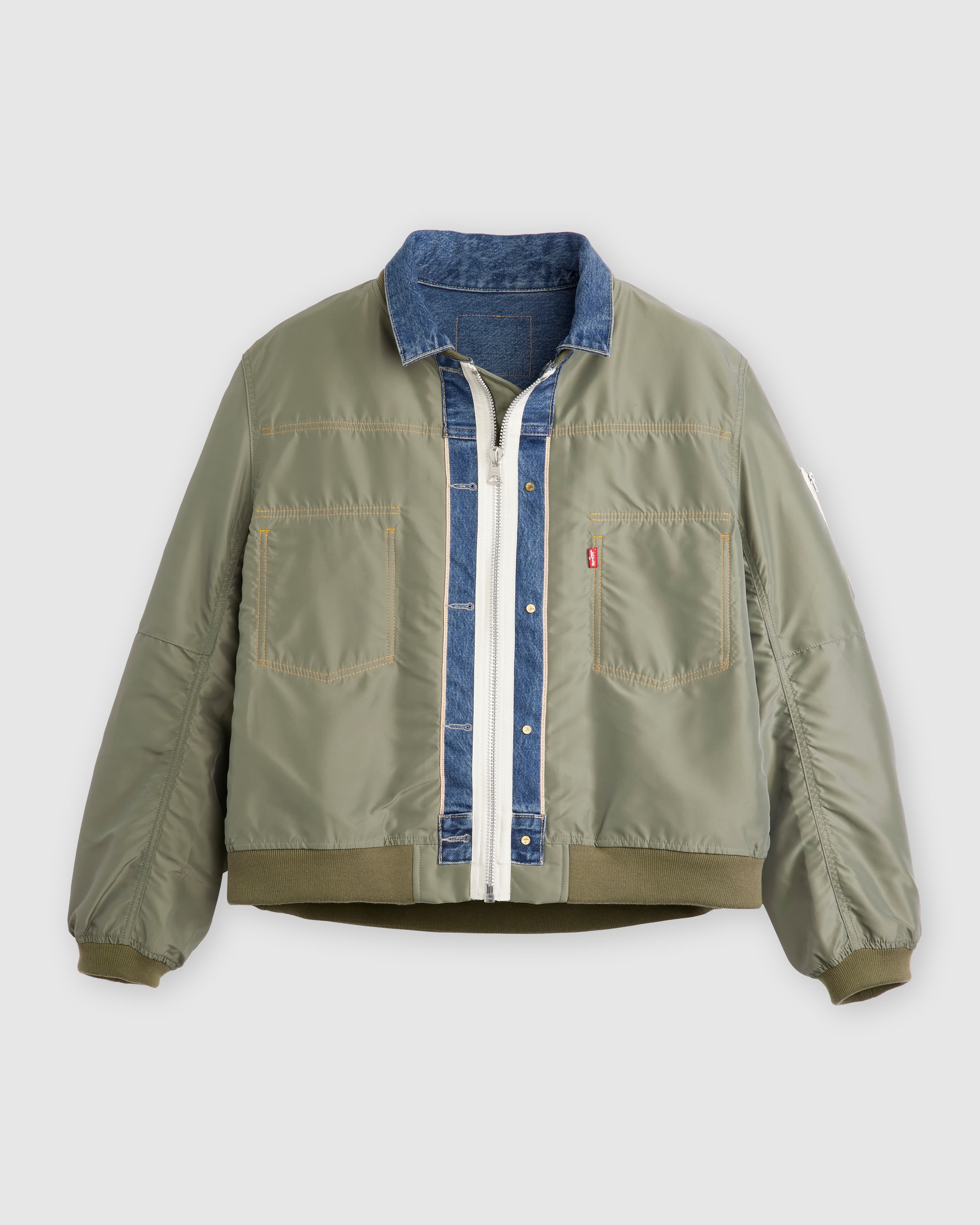 Levi's x sacai聯名系列雙面穿丹寧飛行員外套。NT$29,100。（Levi's提供）
