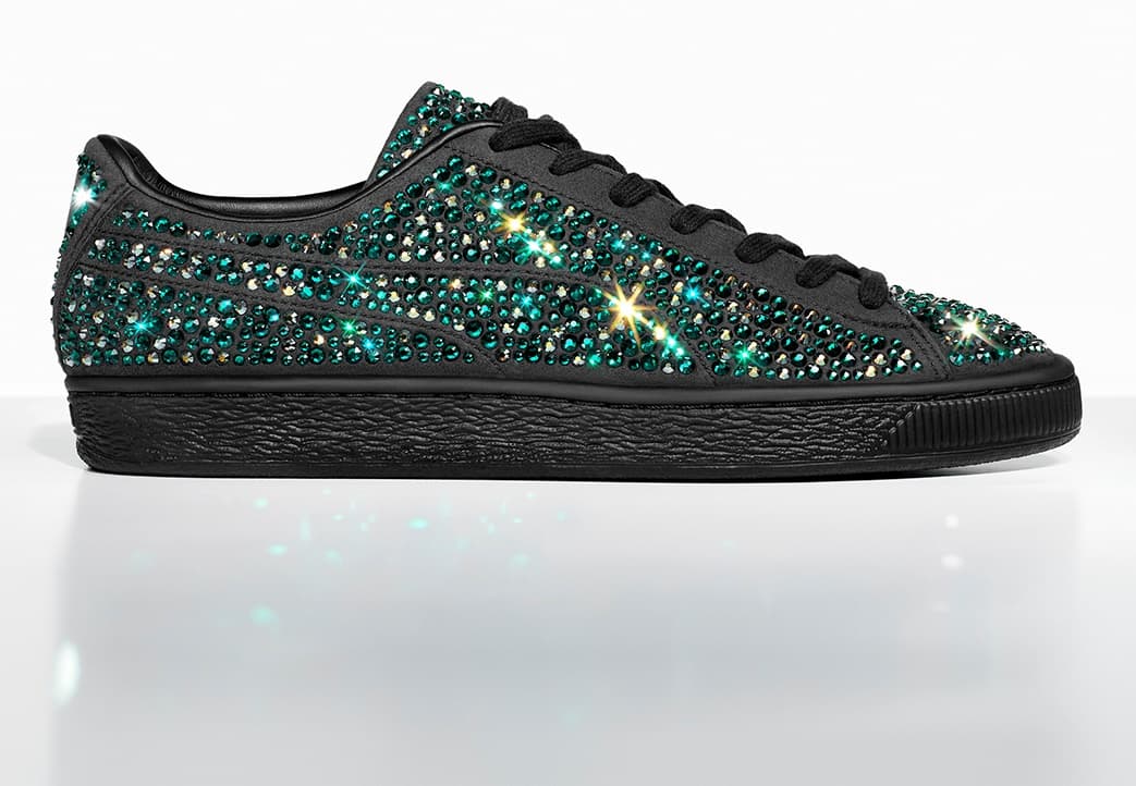 PUMA for SWAROVSKI CREATORS LAB系列Suede運動鞋。NT$19,000(施華洛世奇提供)