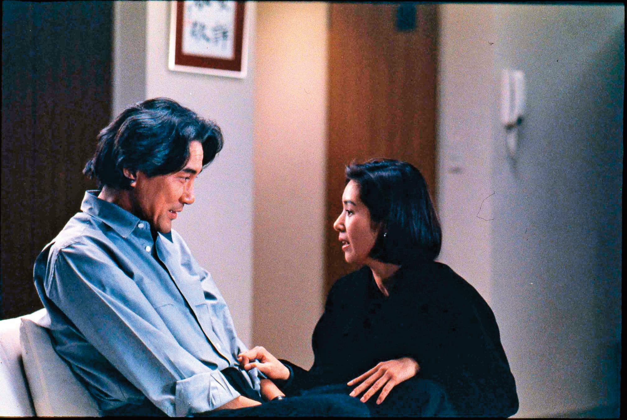 役所廣司(左)和黑木瞳(右)主演的《失樂園》是森田芳光廣為人知的作品。(金馬執委會提供)