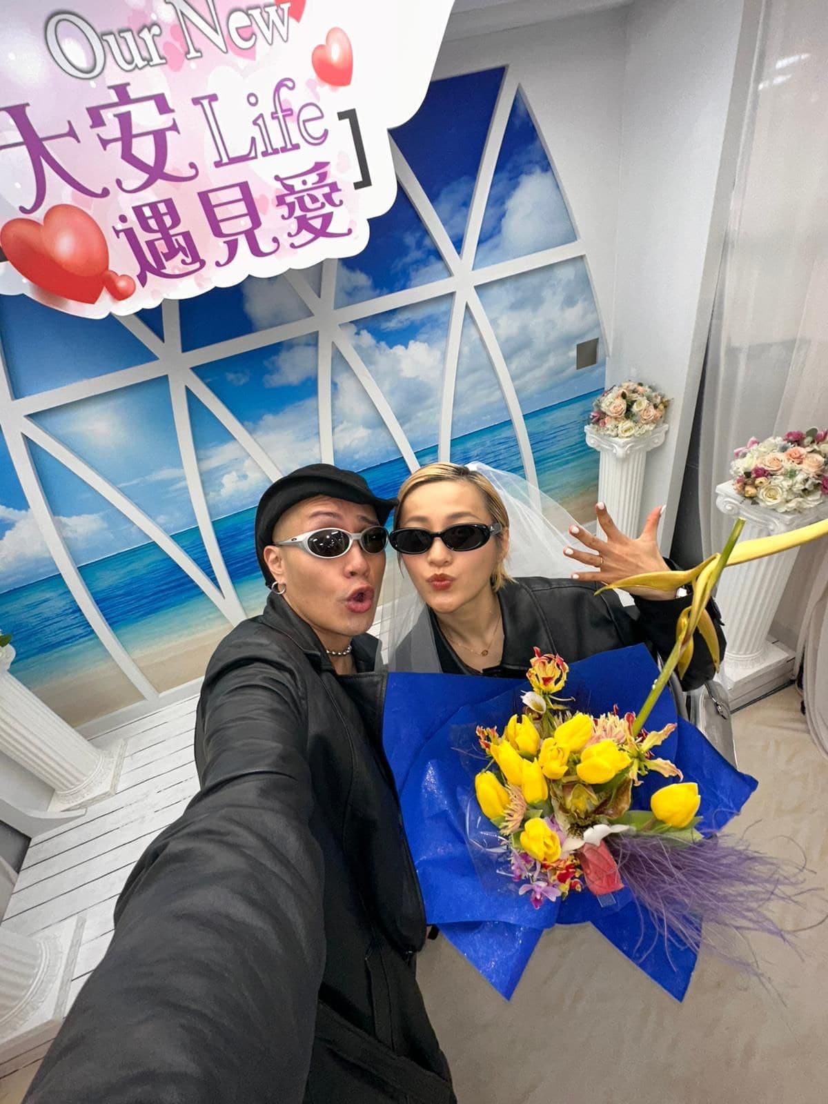 黃宣與Elsie開心登記結婚。(讀者提供)