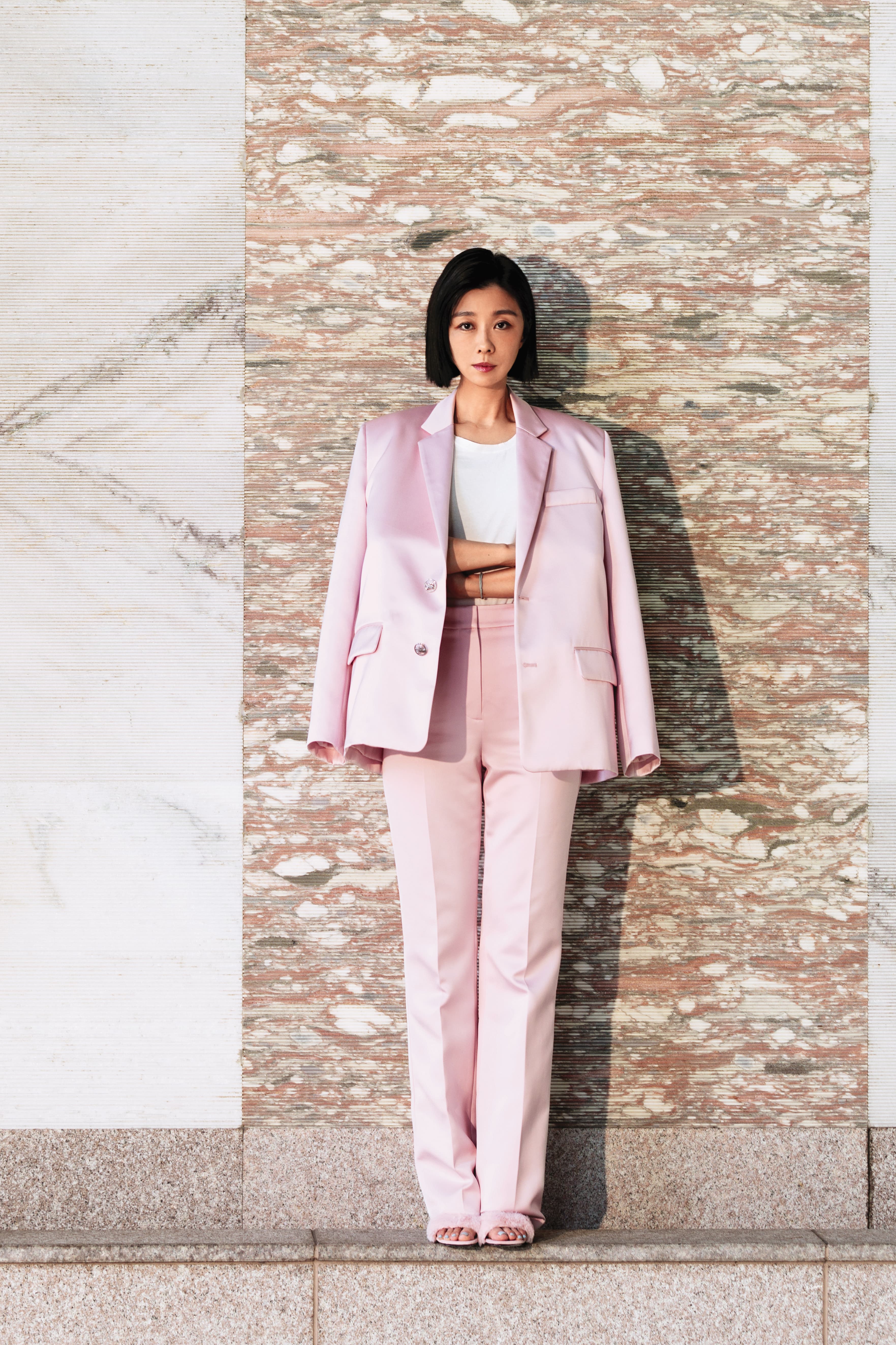 李維維很愛演戲,可以演出各種角色。服裝提供:Longchamp
