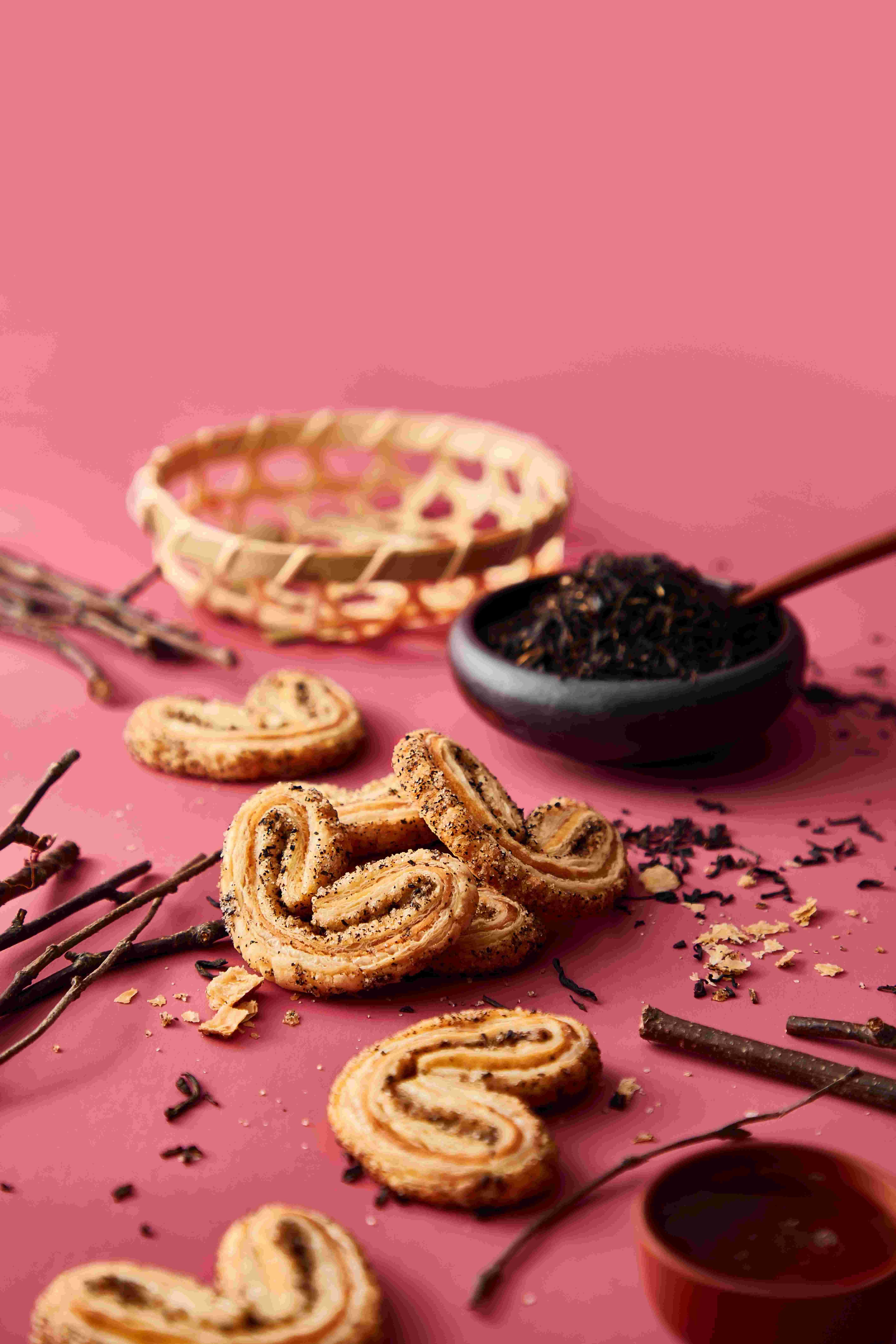 融合茶感清香與果香的「荔枝紅茶蝴蝶酥」。(THE 24 ST提供)