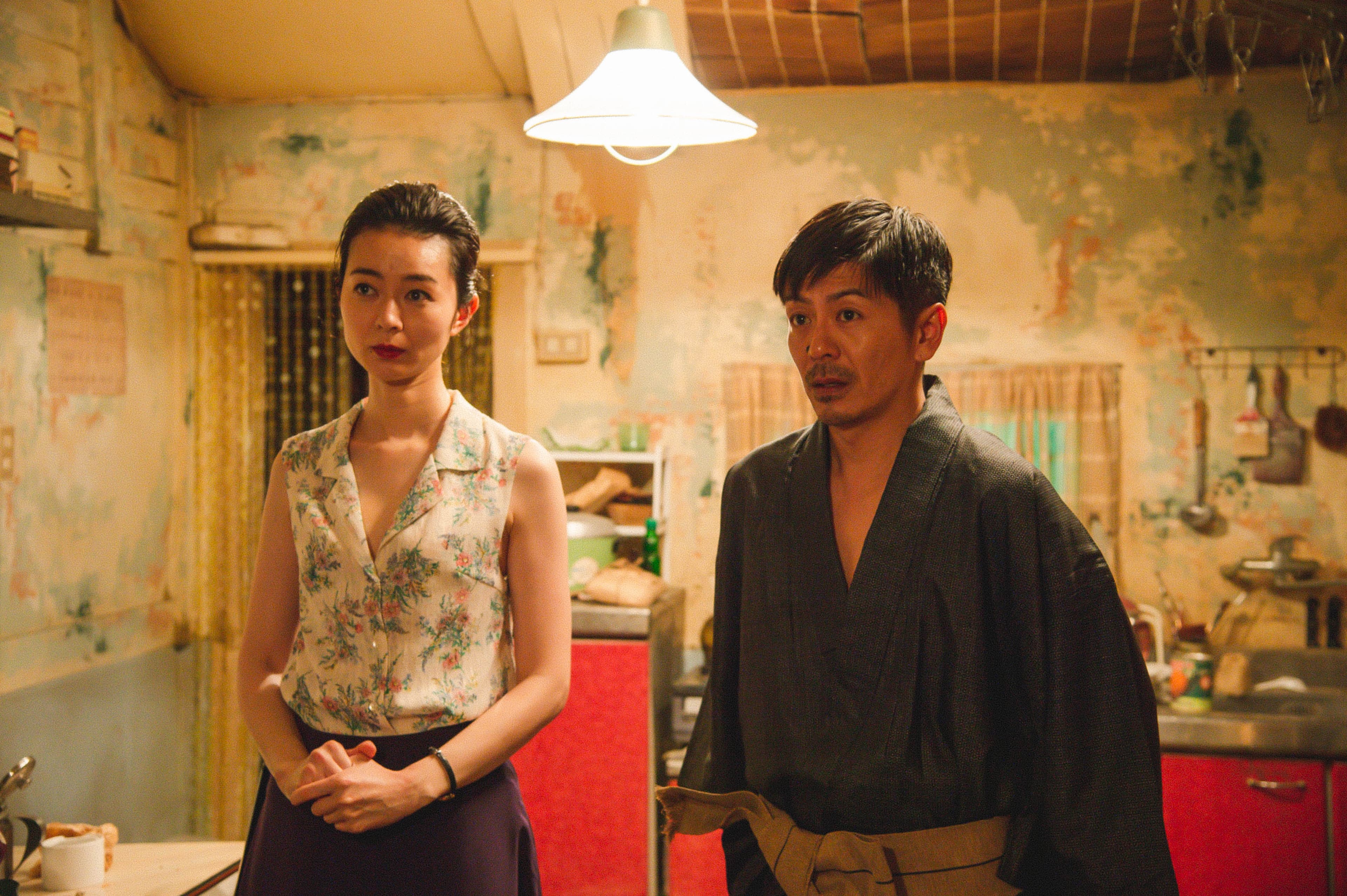 《雨中的慾情》中森田剛(右)夢想成為小說家,中村映里子也堅信他能追夢成功。(光年映畫提供)