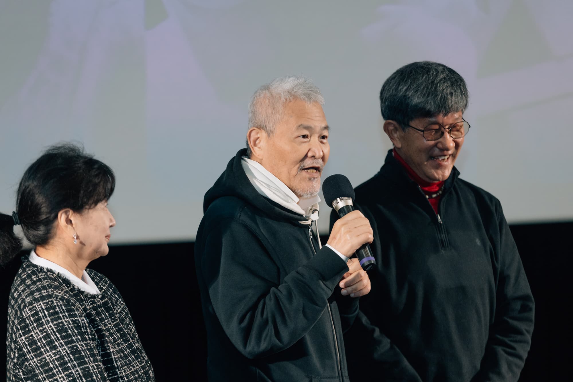 該片導演虞勘平與製片吳功、演員蘇明明等人回憶當年拍攝趣事。(國家影視聽中心提供)
