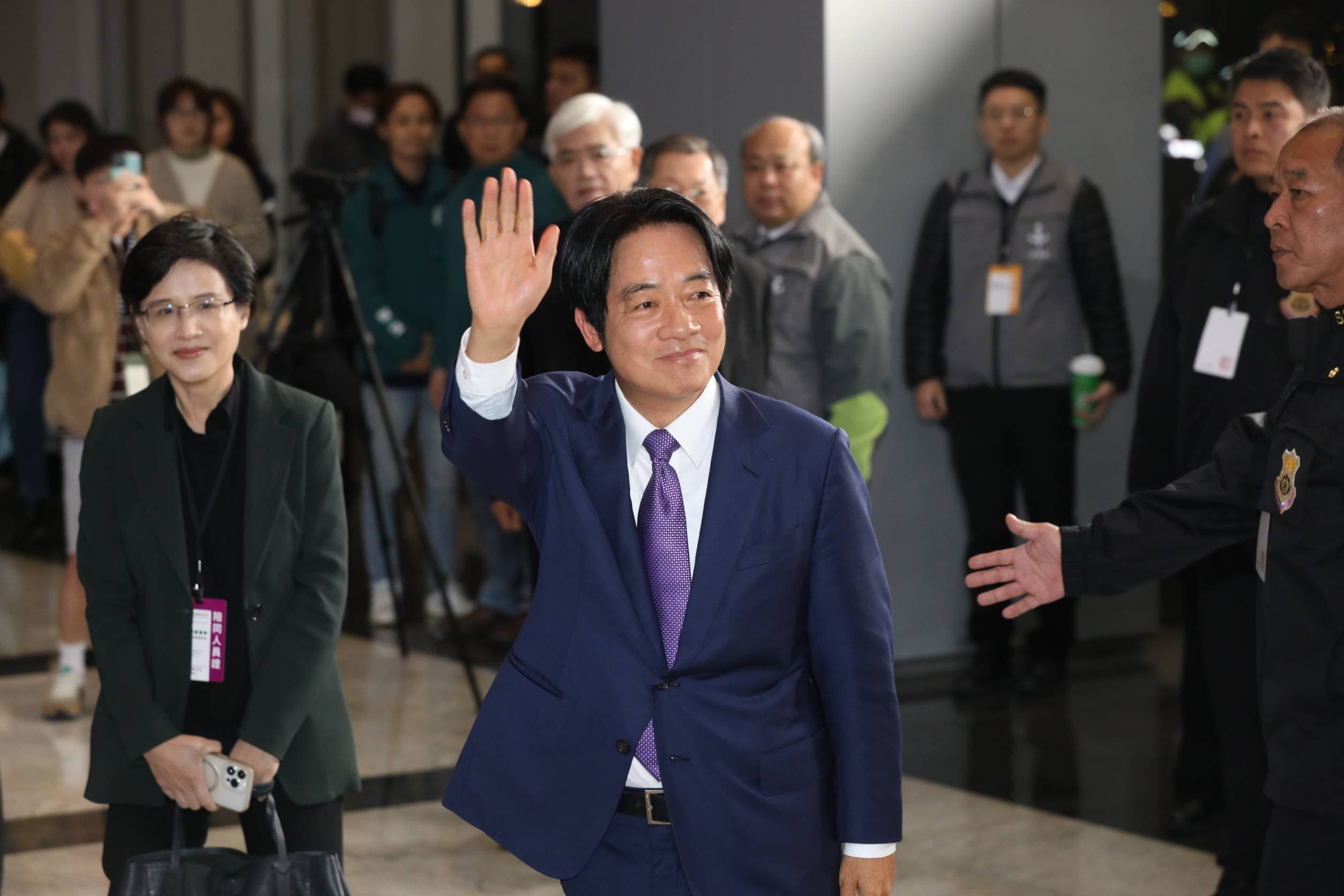 今晚首場公辦政見發表會登場,民進黨賴清德也抵達現場。