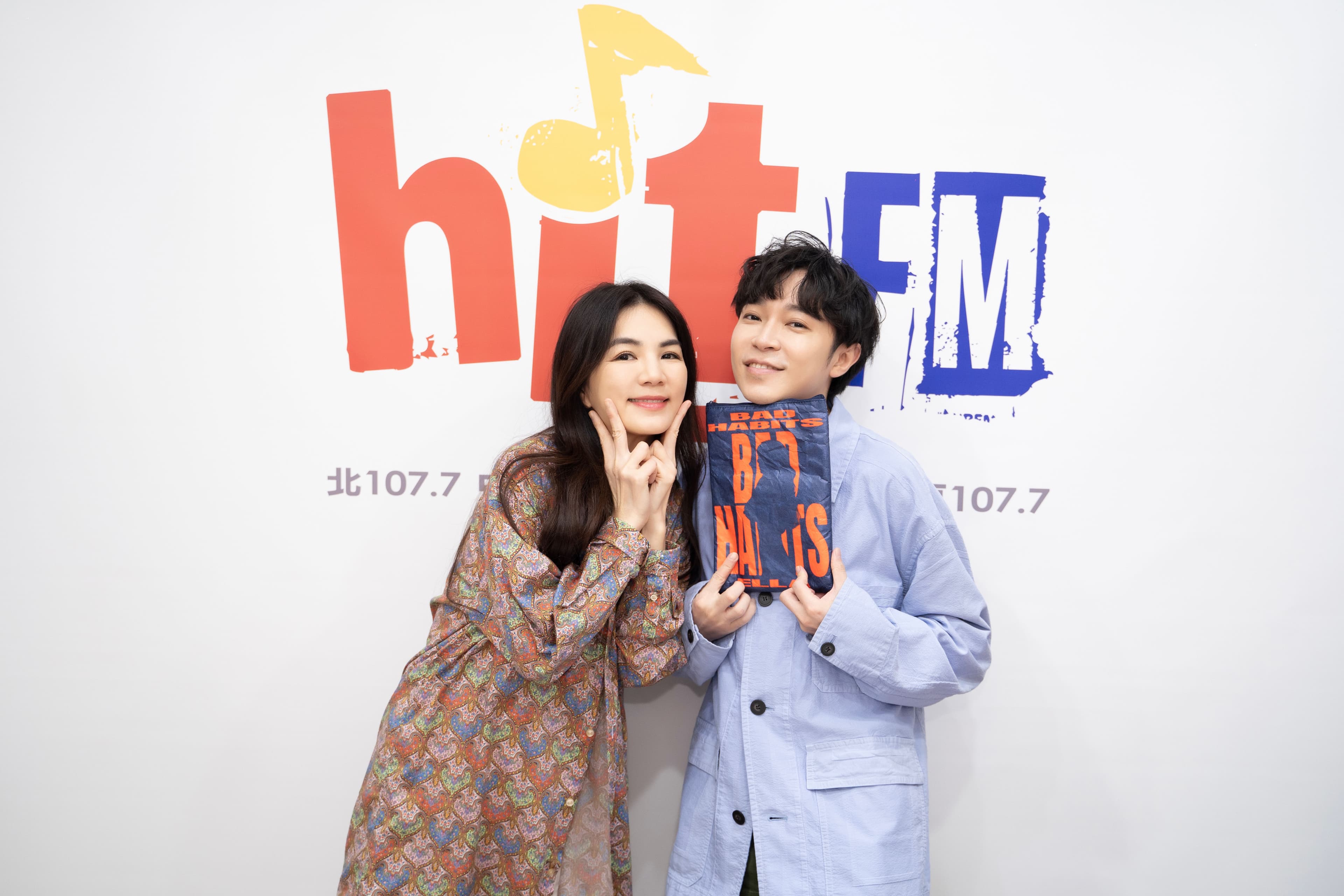 Ella陳嘉樺與吳青峰暢聊。(Hit Fm聯播網提供)