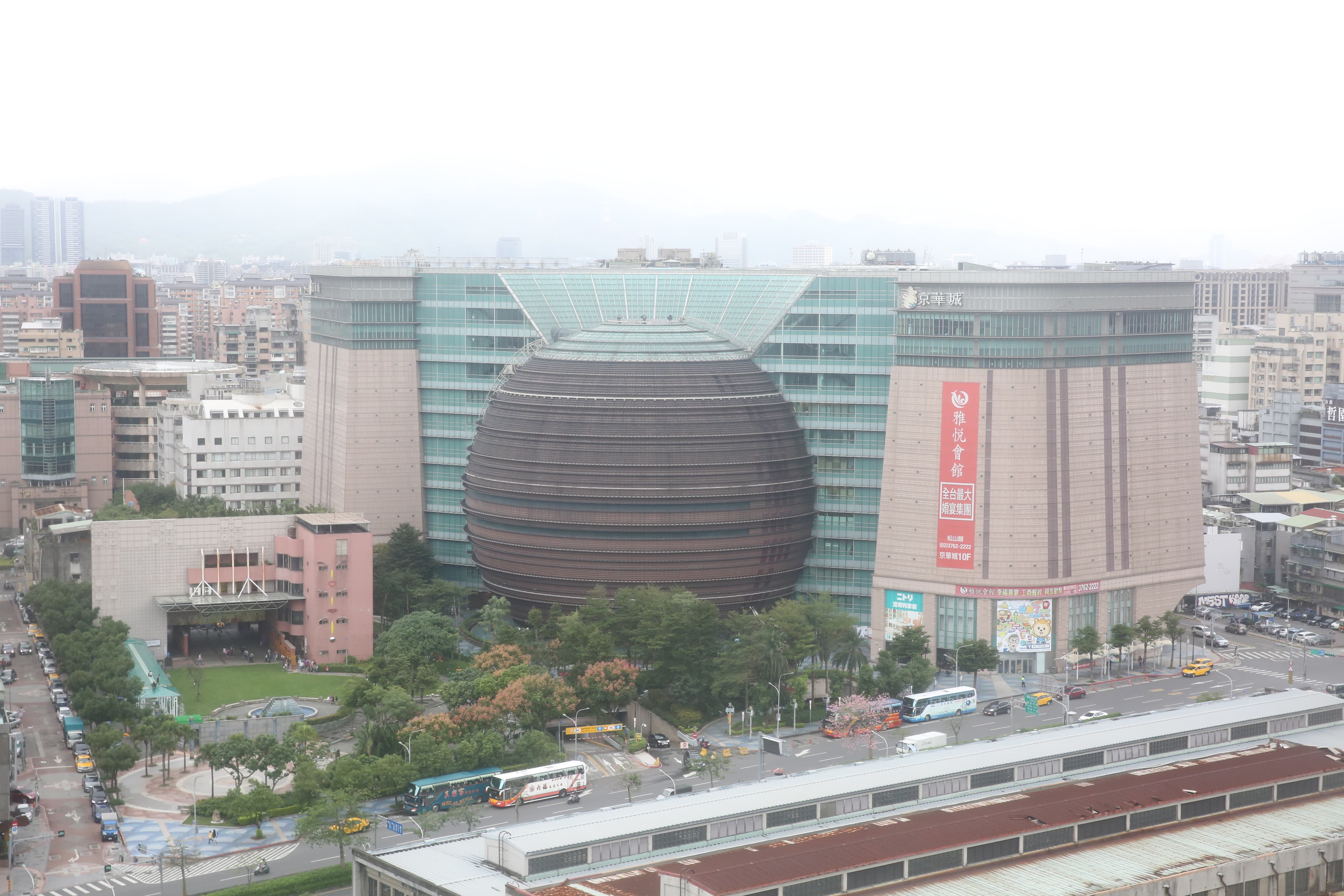 前北市都委會委員曾光宗教授認為,京華城案耗費6年審議存在明顯爭議,後續究責,政治人物不該以「不知道」就一語帶過。(本刊資料照)