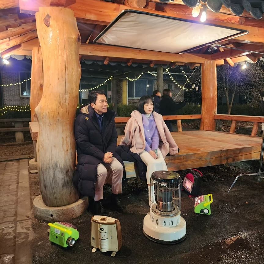 金正蘭和金永敏在《淚之女王》中有一段中年之戀。(翻攝自IG@kim_jungnan)