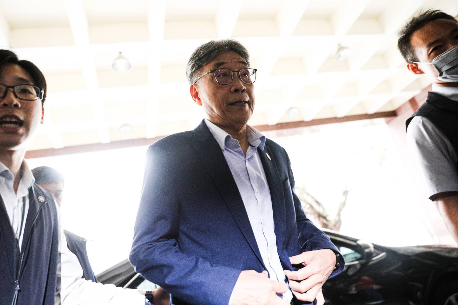 農業部長陳駿季也以被告身分傳喚到案。