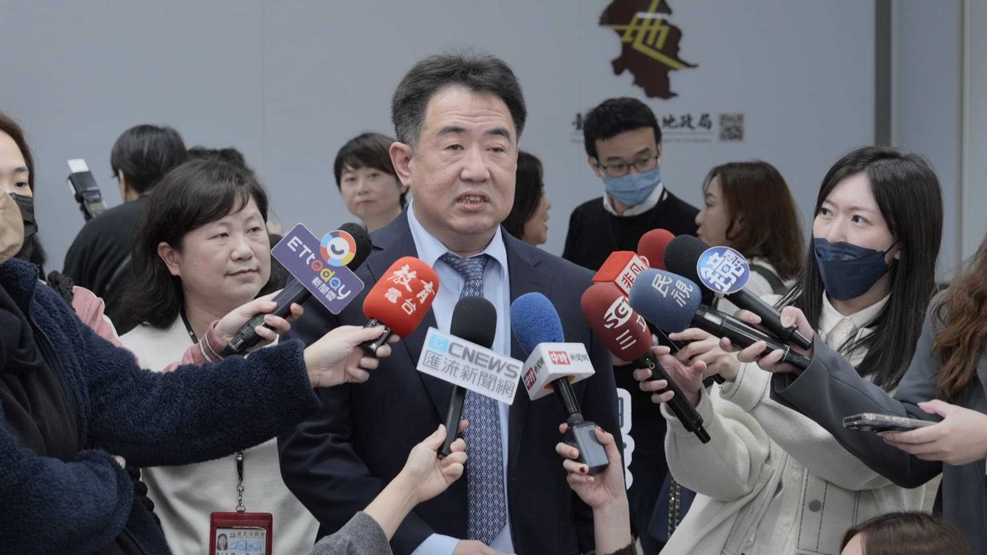 台北市政府地政局長陳信良表示，感謝整個團隊鉅細靡遺地把整個詐騙集團找出來，也希望藉由這場記者會讓民眾知道同仁們在防堵詐騙上所盡的心力。