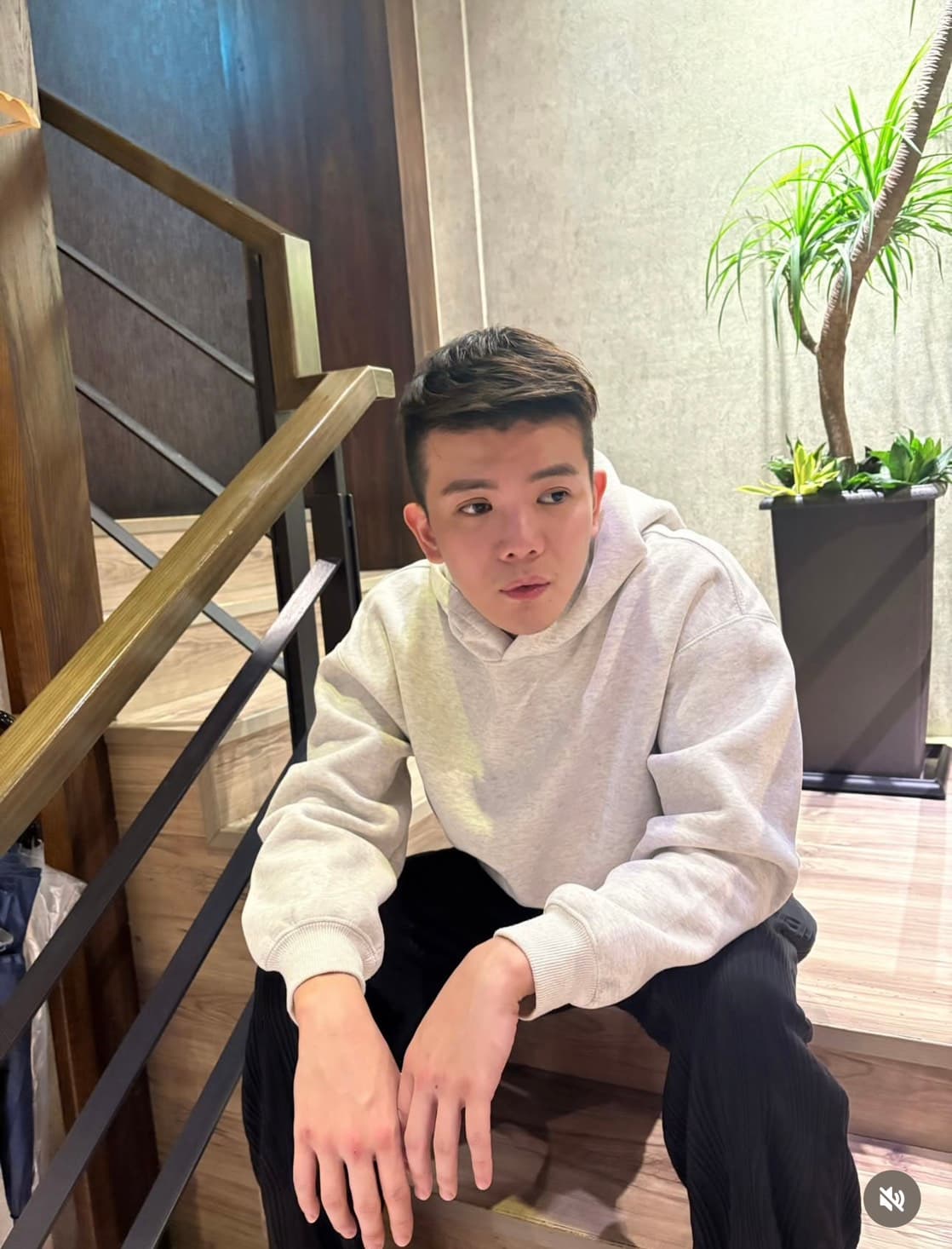 孫生前女友多芬曾一直在身邊陪伴,去年底宣告分手。(孫生 IG)