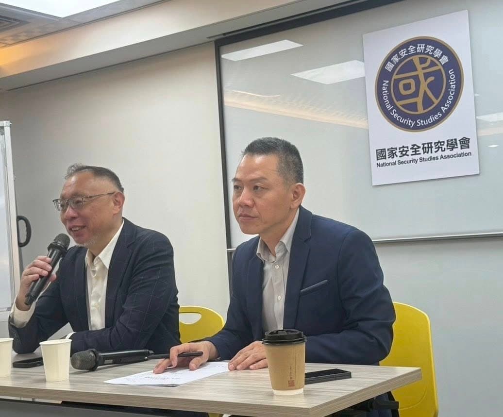 范世平今和郭育仁公布傅崐萁的罷免案最新民調。(翻攝自范世平臉書)
