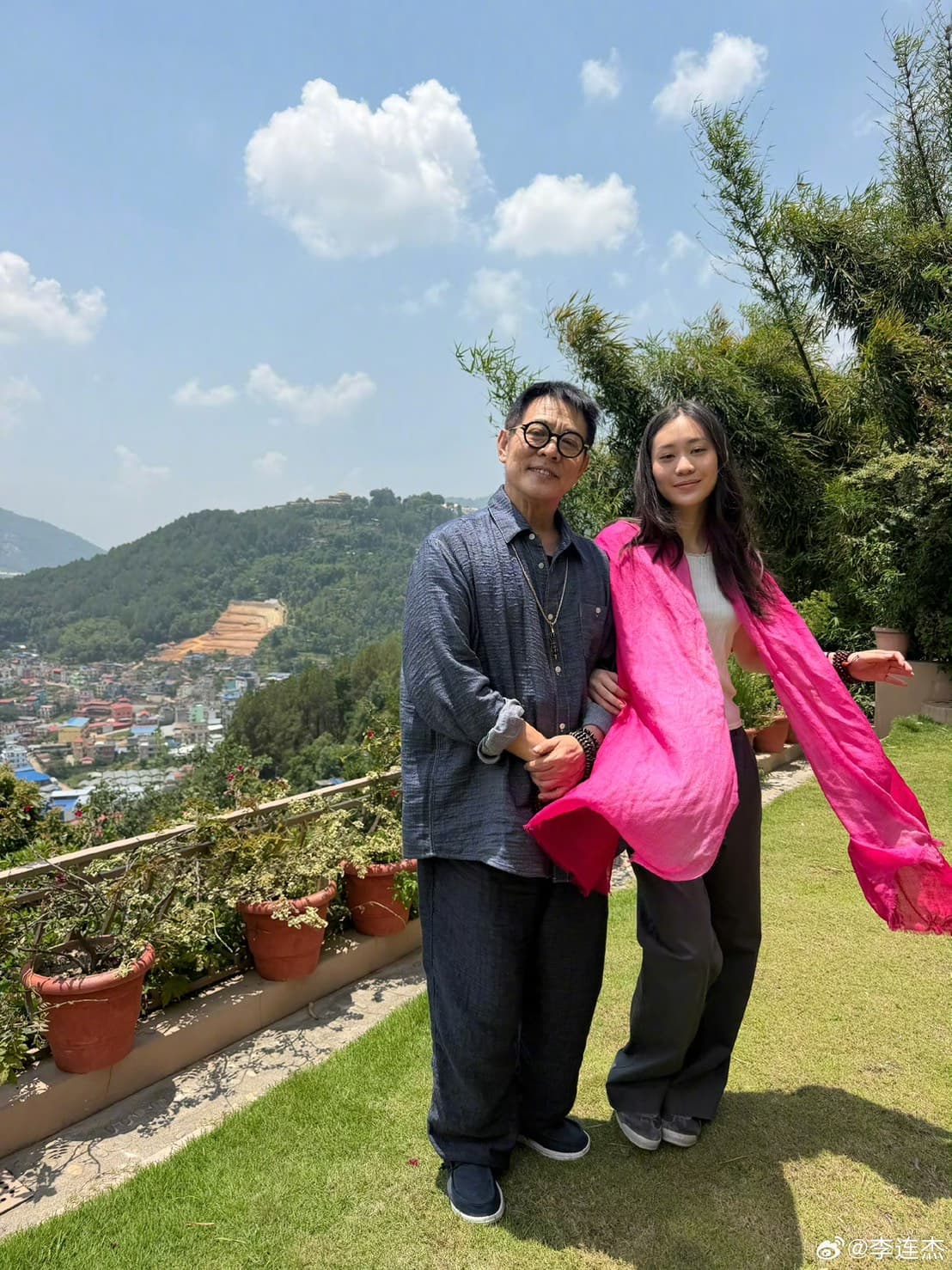 李連杰和女兒關係緊密,之前也一同來台。微博