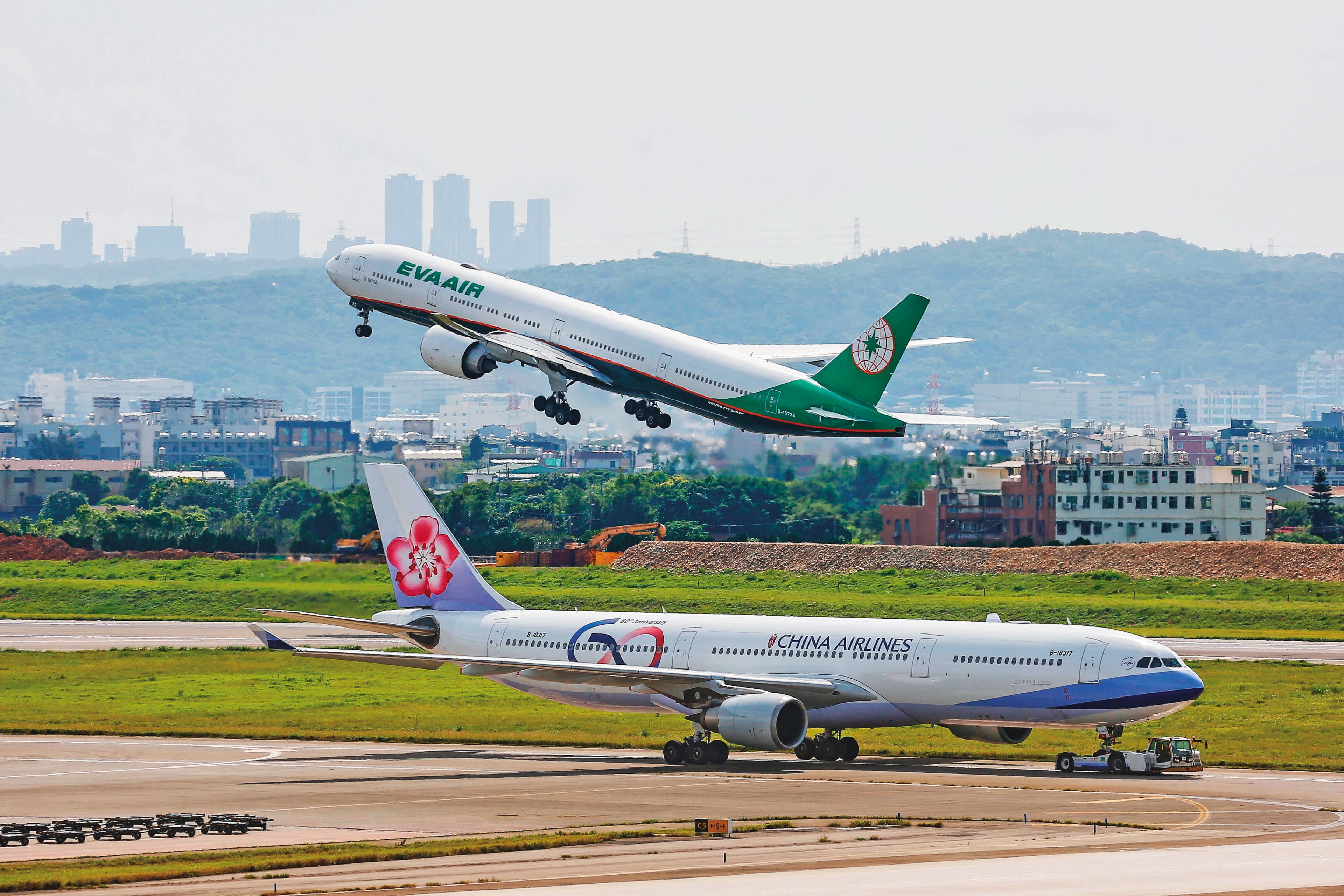 搶攻北美轉機客，華航7月復航西雅圖，開航已30年的長榮航空則增班迎戰。