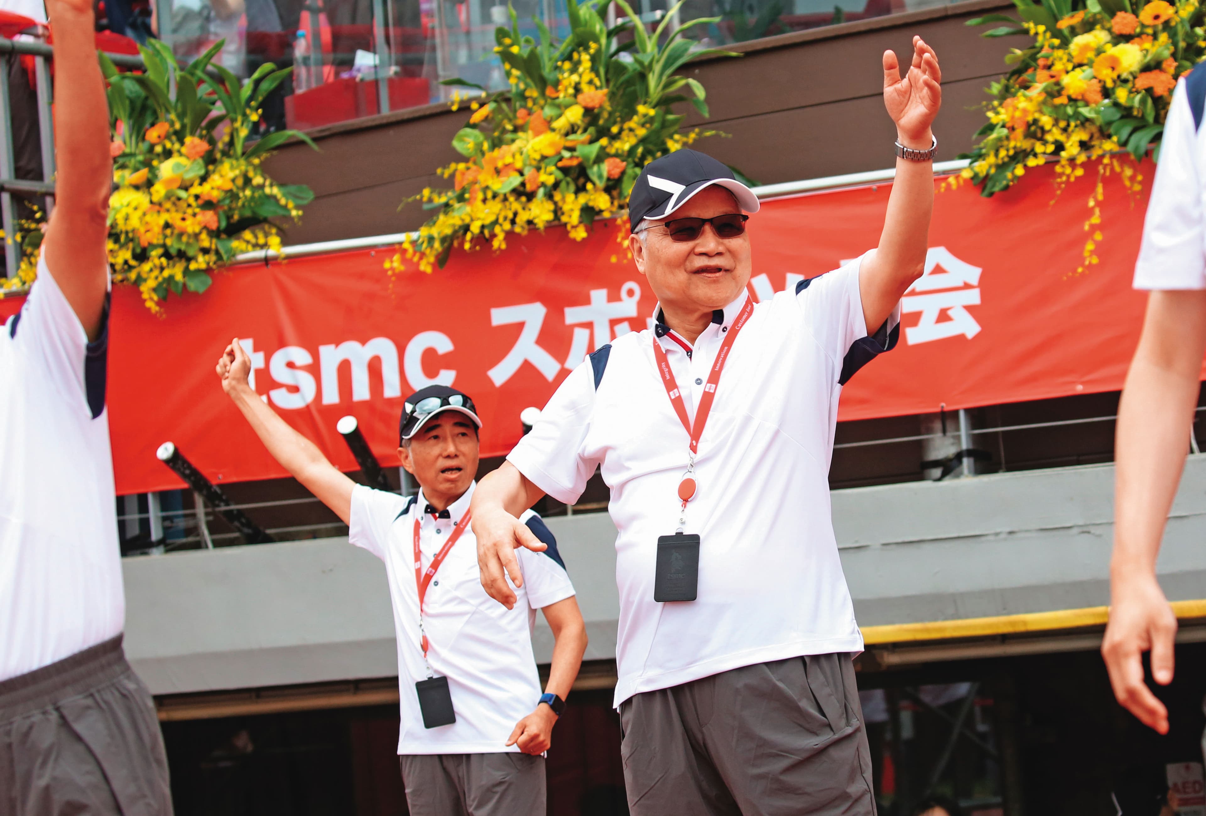 魏哲家(右)上任台積電董事長後,全面接收劉德音人馬。