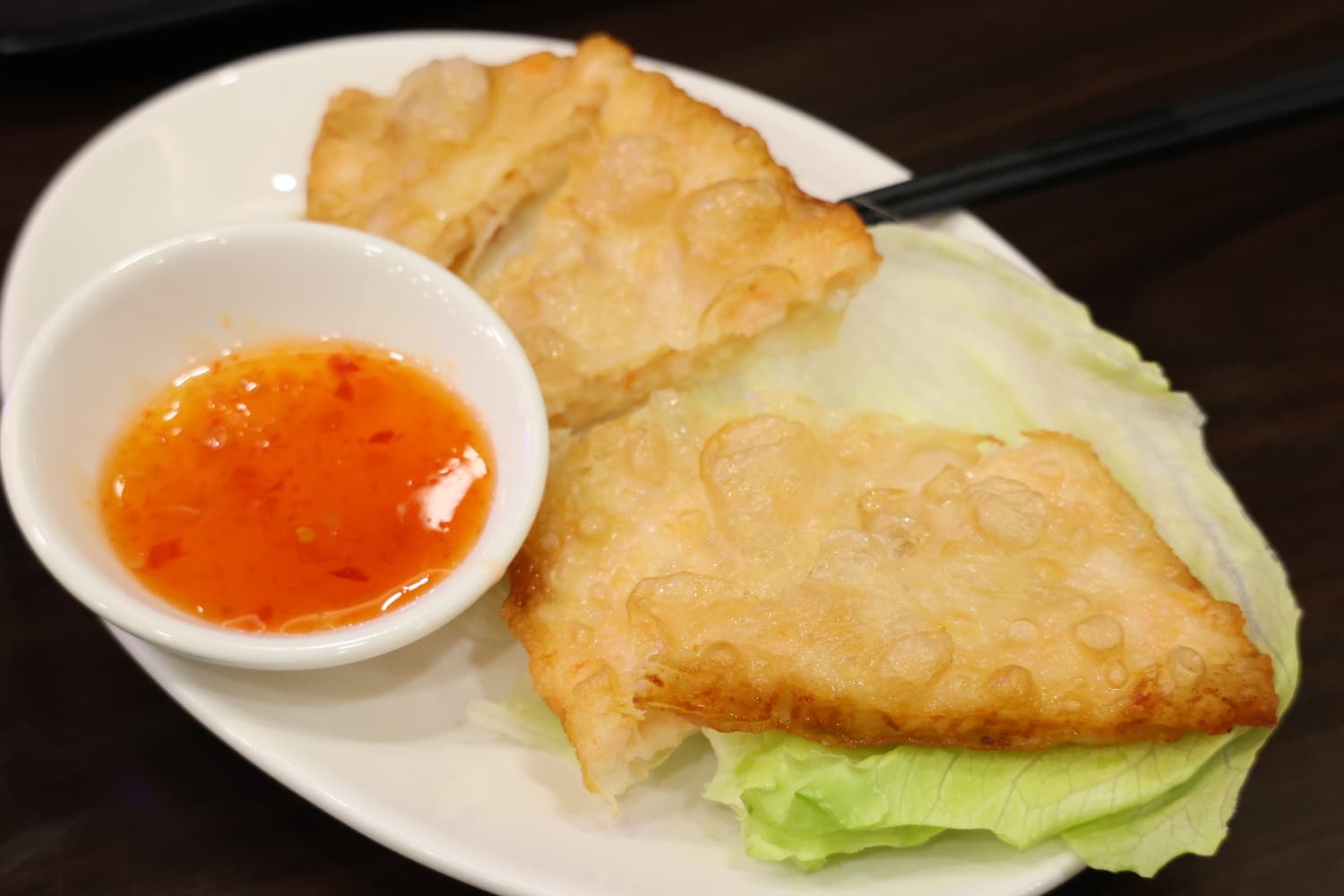 店裡也有點心類可加點,如「泰式月亮蝦餅」。(110元/小份)