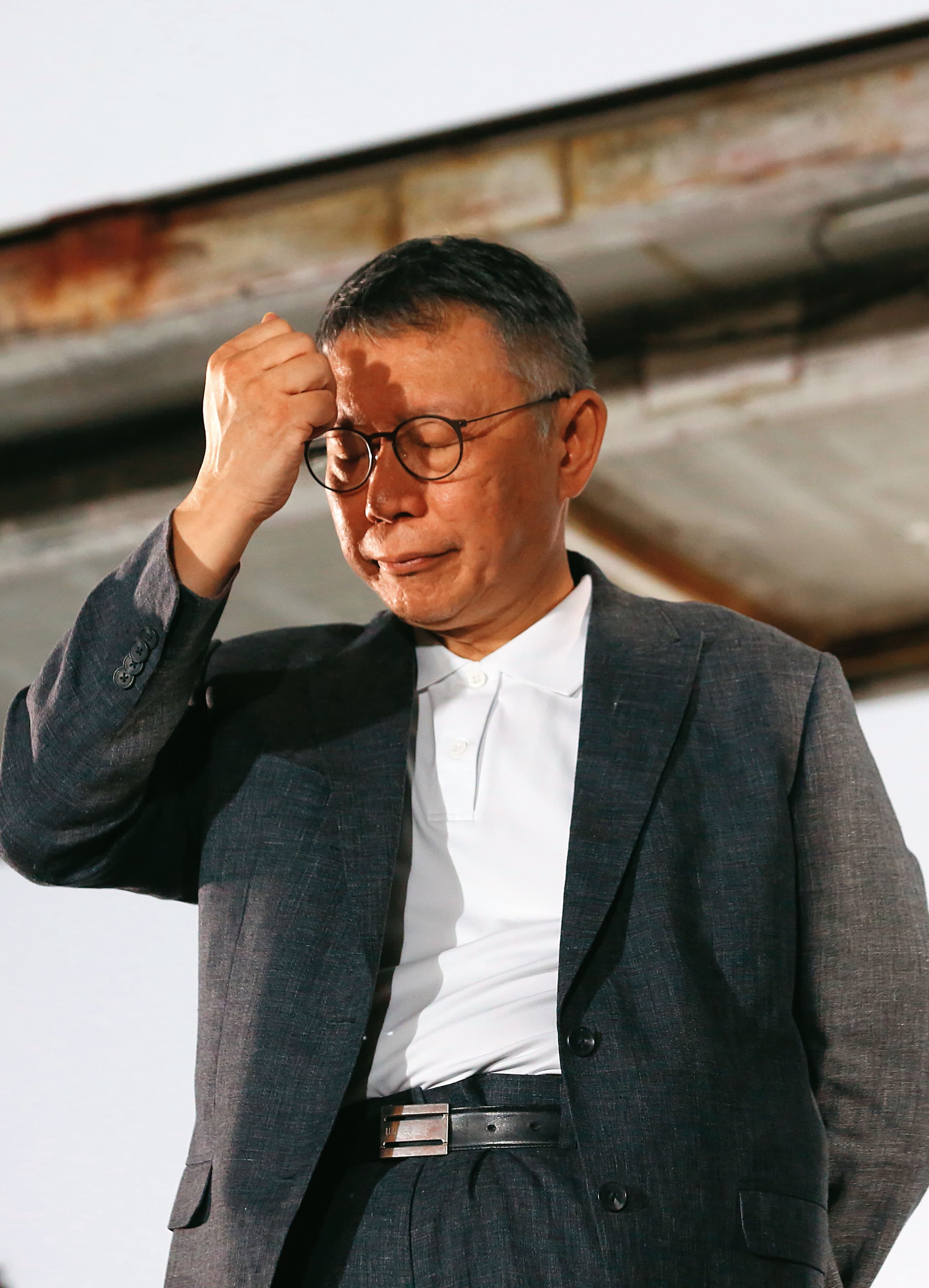 藍白合會前會出師不利,雙方因喬不攏民調方式隔空互噴,柯文哲(圖)甚至向侯友宜嗆聲:「讓你選也不會上。」完全不給侯面子。