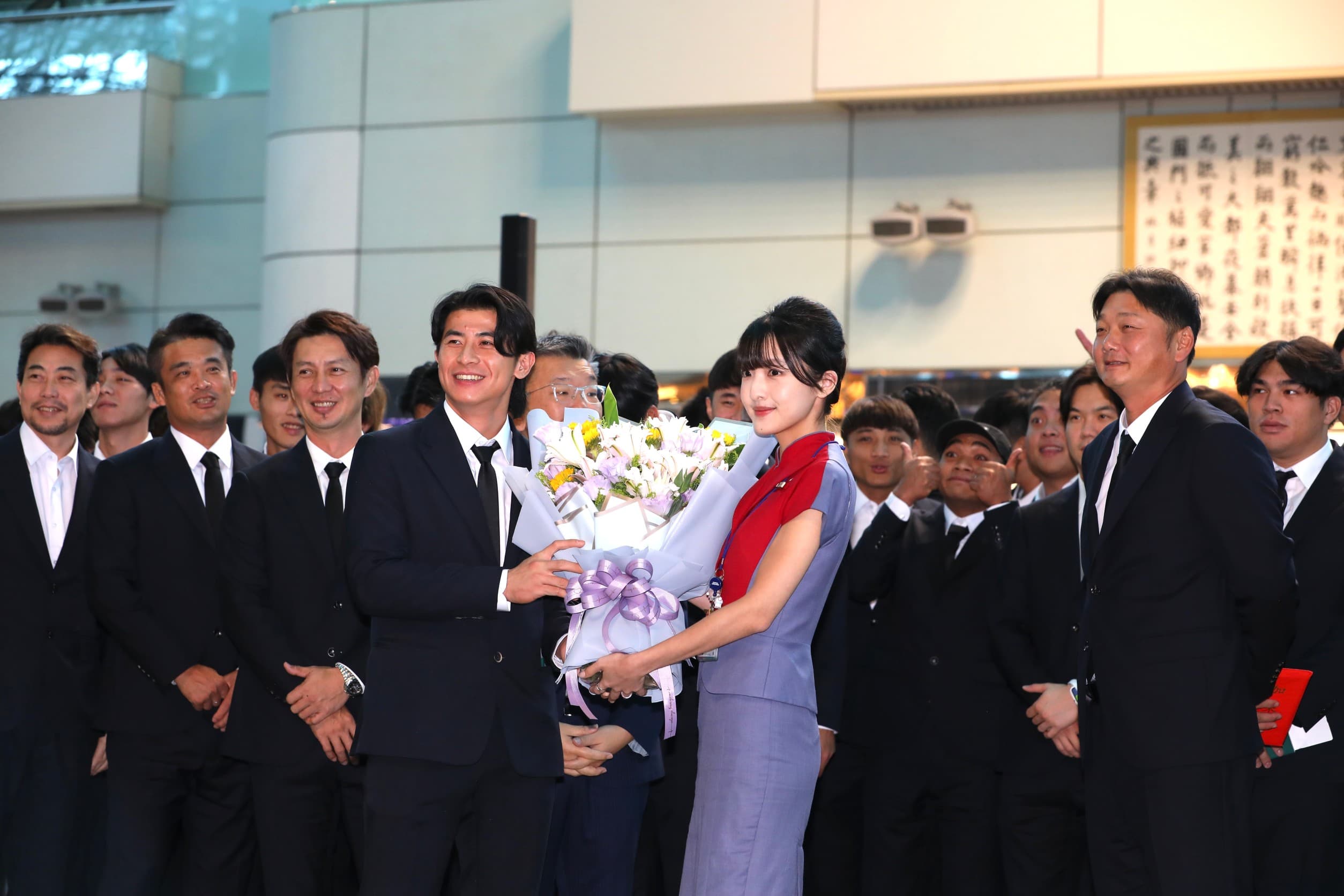 台灣棒球好手們今在桃園機場搭機啟程,前往日本東京備戰4強賽。