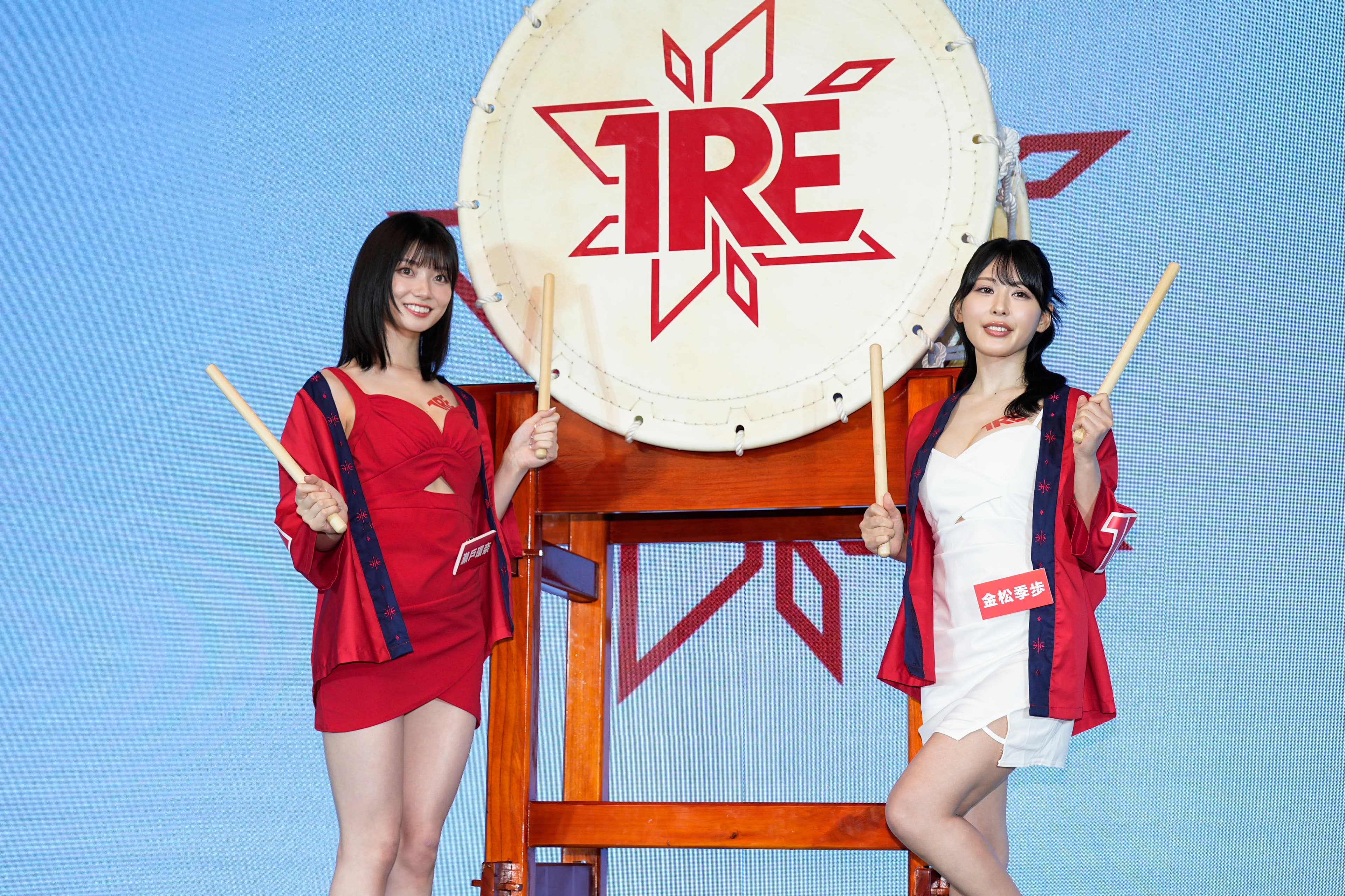  日本AV女優瀨戶環奈（左）和金松季步今（21日）出席TRE成人展記者會。