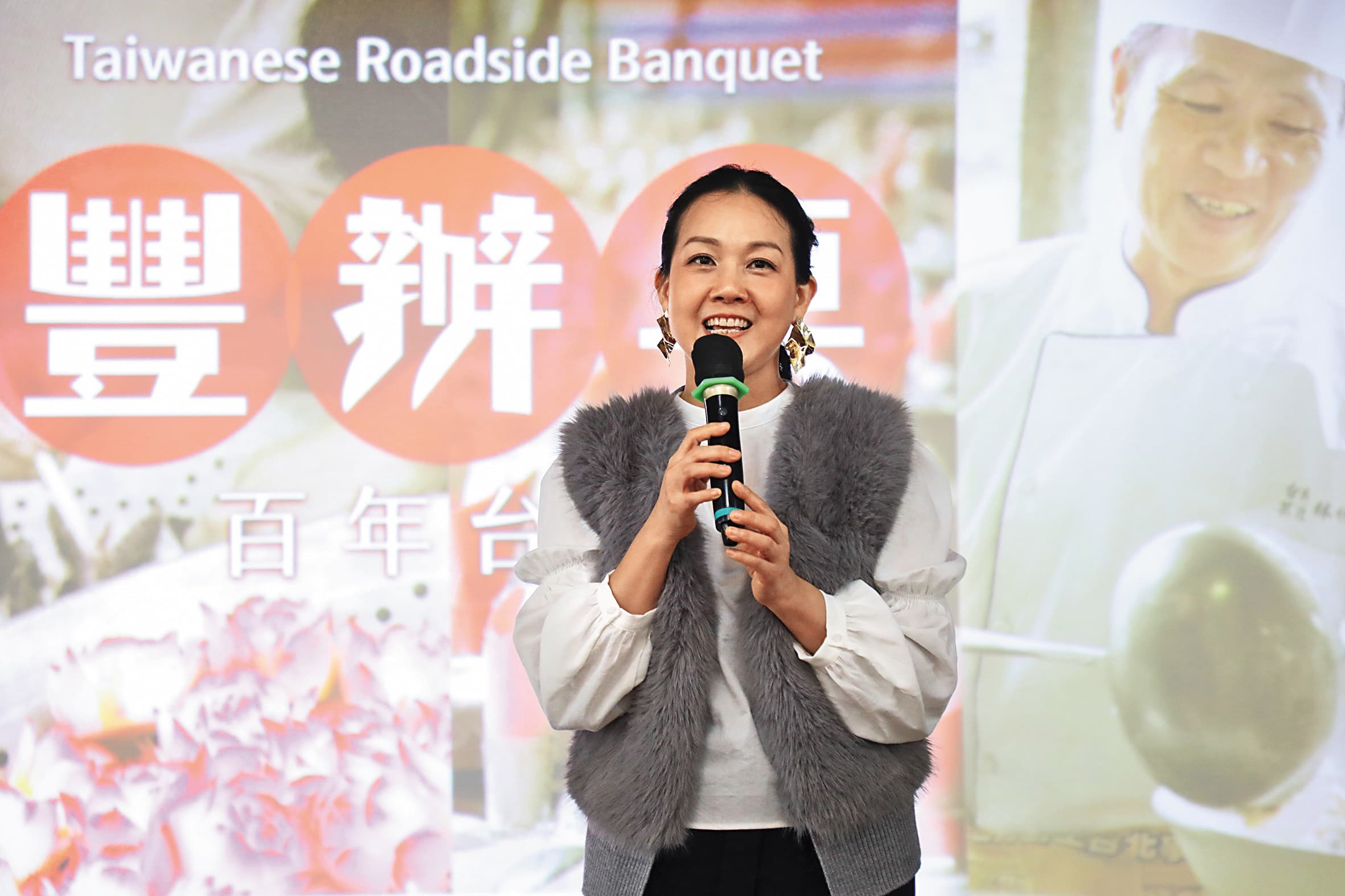 曾是美食記者的曾郡秋熱愛考古台菜,透過辦桌活動延續老台菜生命。