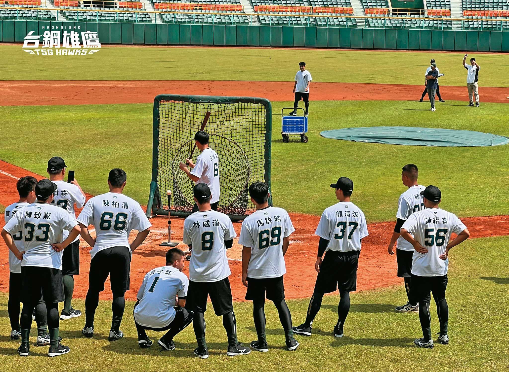 台鋼雄鷹隊今年在二軍拿下總冠軍後,積極為明年進軍一軍籌備。(翻攝台鋼雄鷹官網)