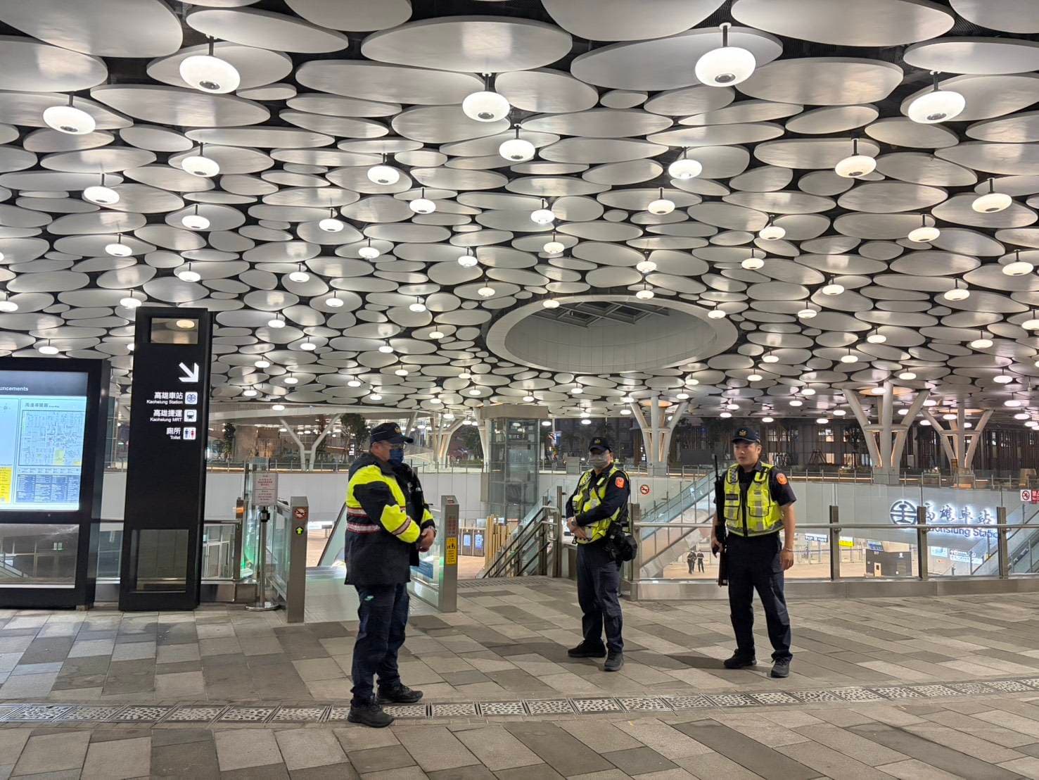 為防北捷事件也在高雄發生,陳其邁在第一時間指示要求強化安全維護作為。(翻攝自陳其邁臉書)