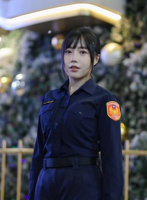 段姓女警曾在入職時因出眾美貌而成為話題焦點。(翻攝IG@chainxllll)
