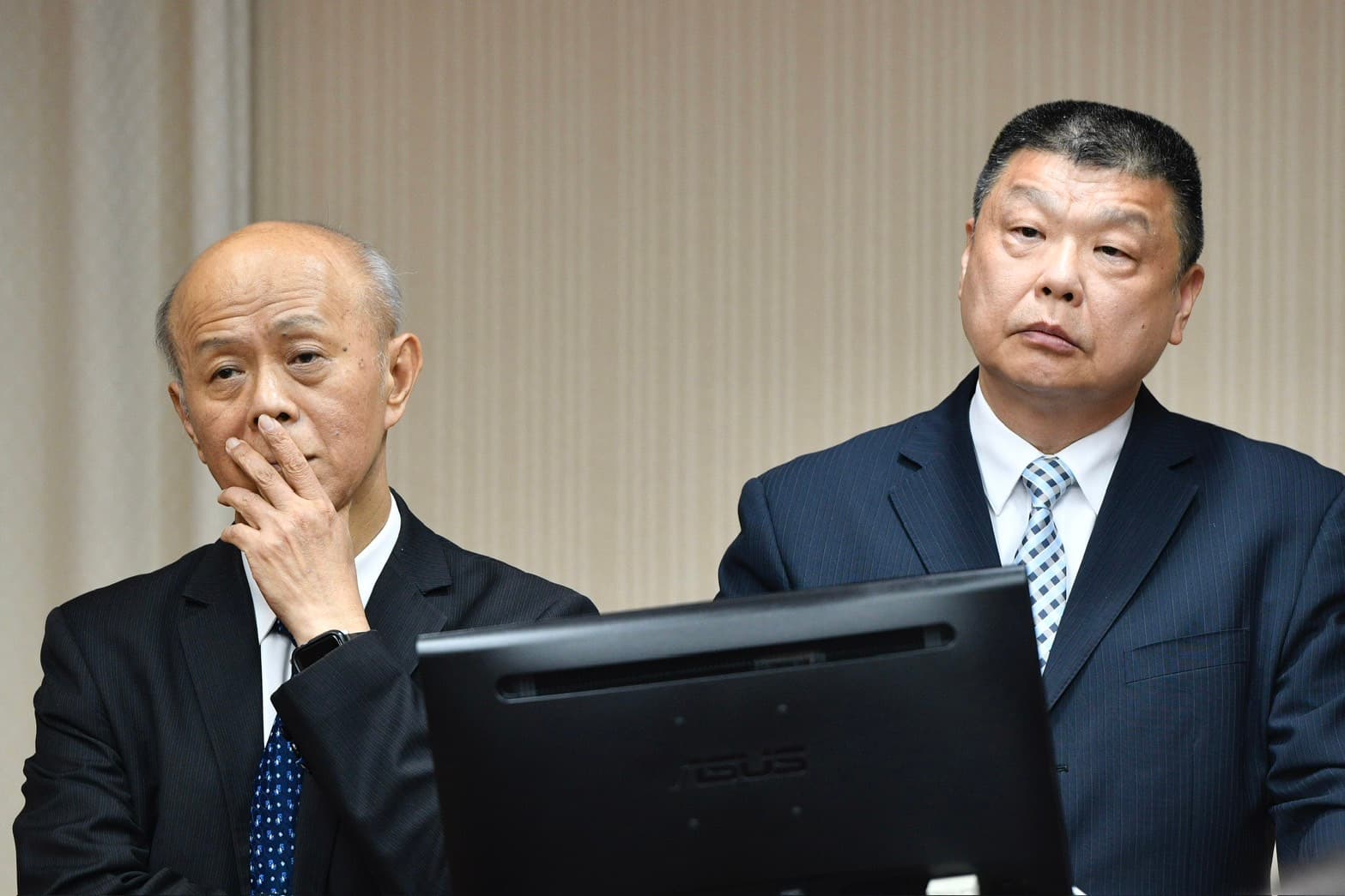 交通部政務次長胡湘麟強調,先前討論的方案已被擱置,台鐵票價調漲方案預計下半年才會出爐。
