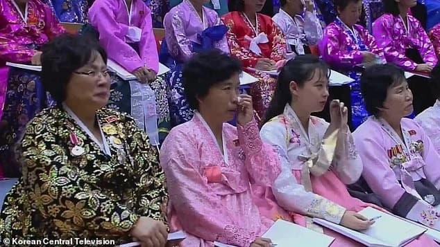 台下大媽們都感動流淚。(翻自北韓《央視》)