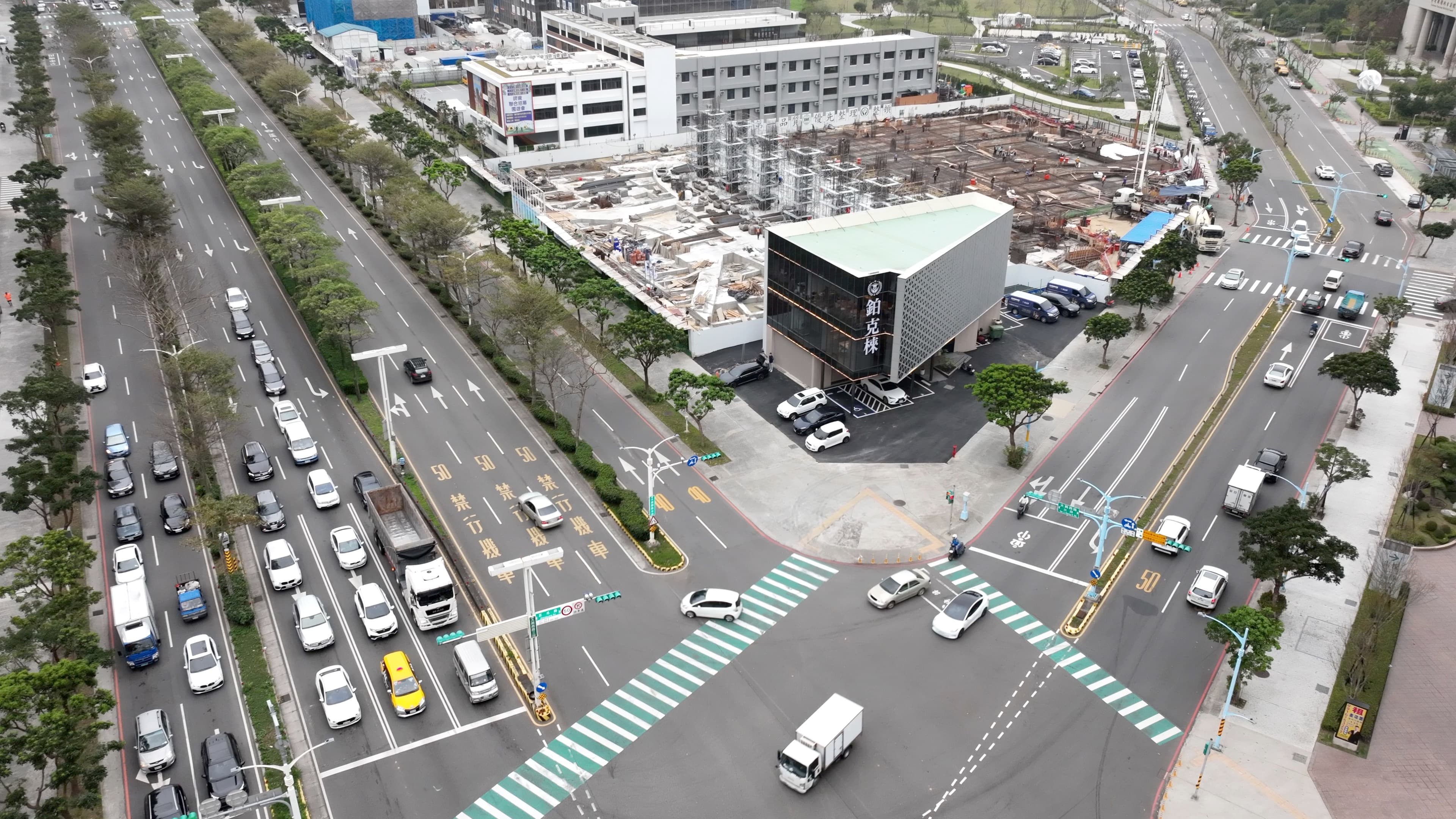 鉑克棶建築基地面積達1,377坪，加上桃園藝文特區生活圈等優勢，未來坐享區域發展利多行情。