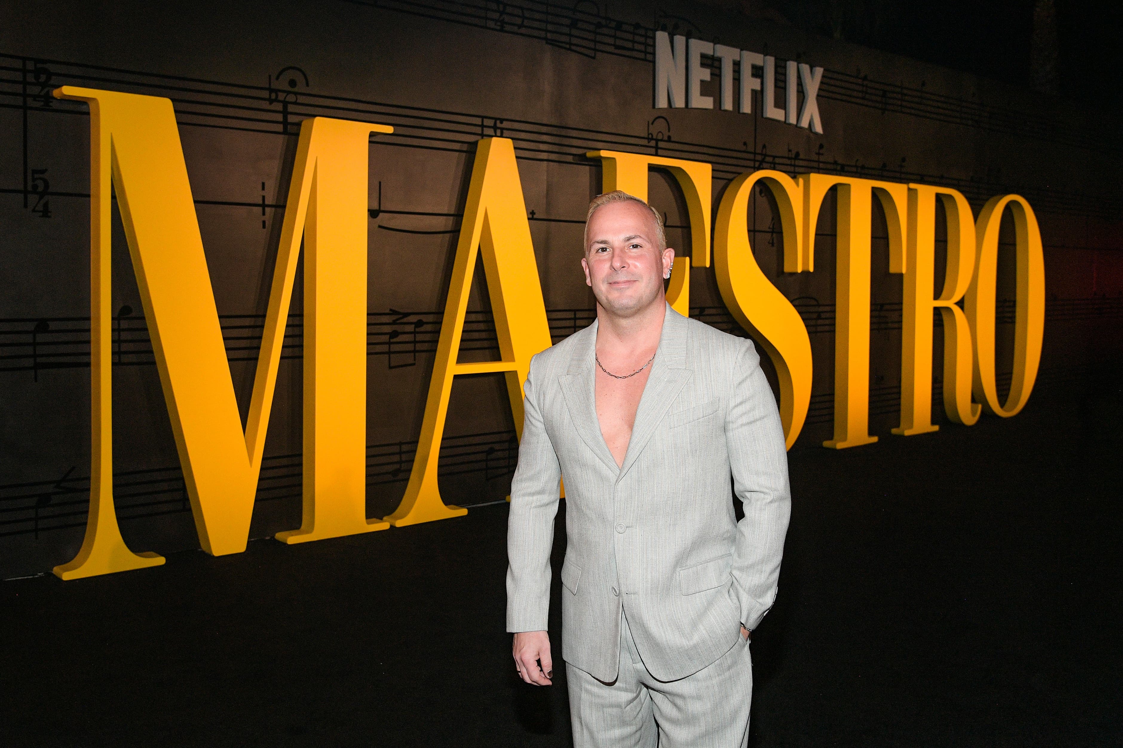 指揮家亞尼克聶澤賽金,也是本片的指揮顧問。(Netflix提供)