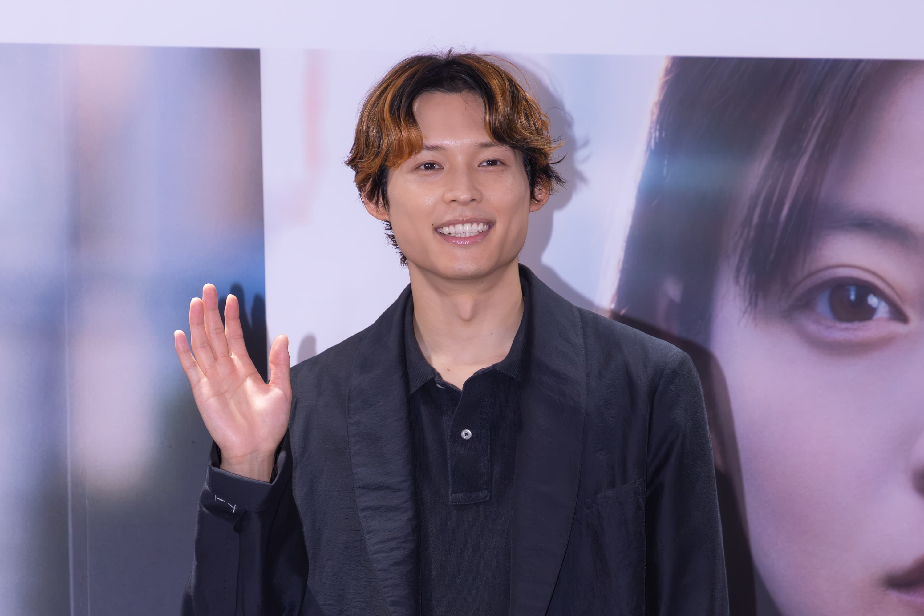 早上九點舉行記者會,松村北斗元氣滿滿,原來是一早就吃了鹹豆漿。