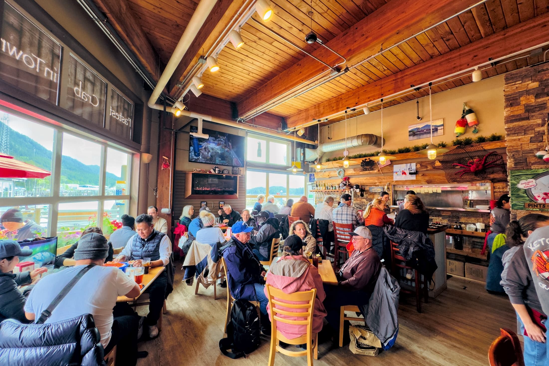 距離碼頭僅數分鐘的「Ketchikan Crab & Go」是當地品嘗帝王蟹料理的餐廳。