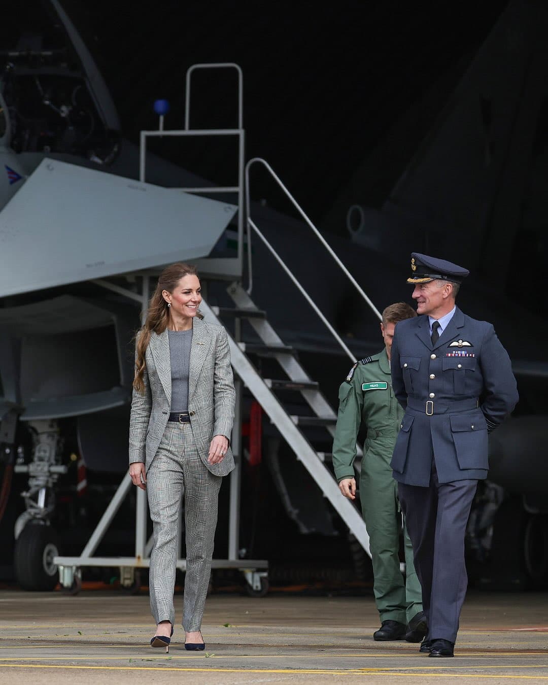 凱特王妃以以皇家名譽空軍准將身份，參訪空軍基地。（翻攝princeandprincessofwales IG）