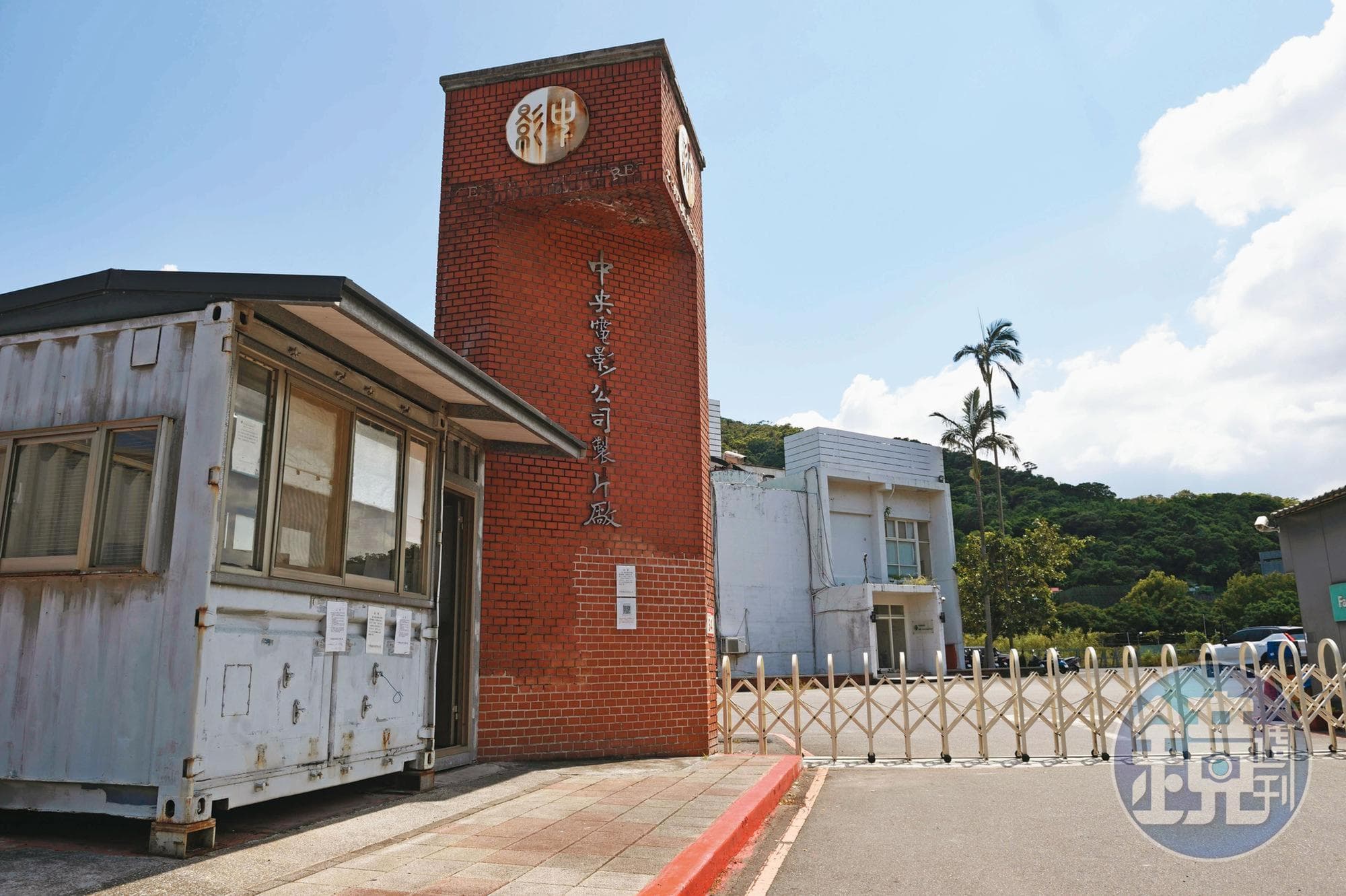 檢方更指出,依中影公司於2005年8月間勘估結果,影片總值高達14億餘元,兩者總價將近24億元,對國家實質利益及無形文化資產的價值無法估計。